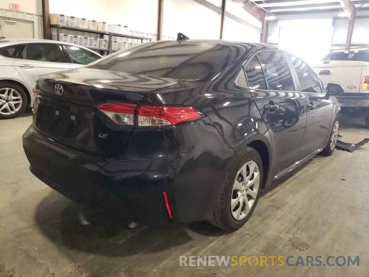 4 Photograph of a damaged car 5YFEPMAEXNP311368 TOYOTA COROLLA 2022