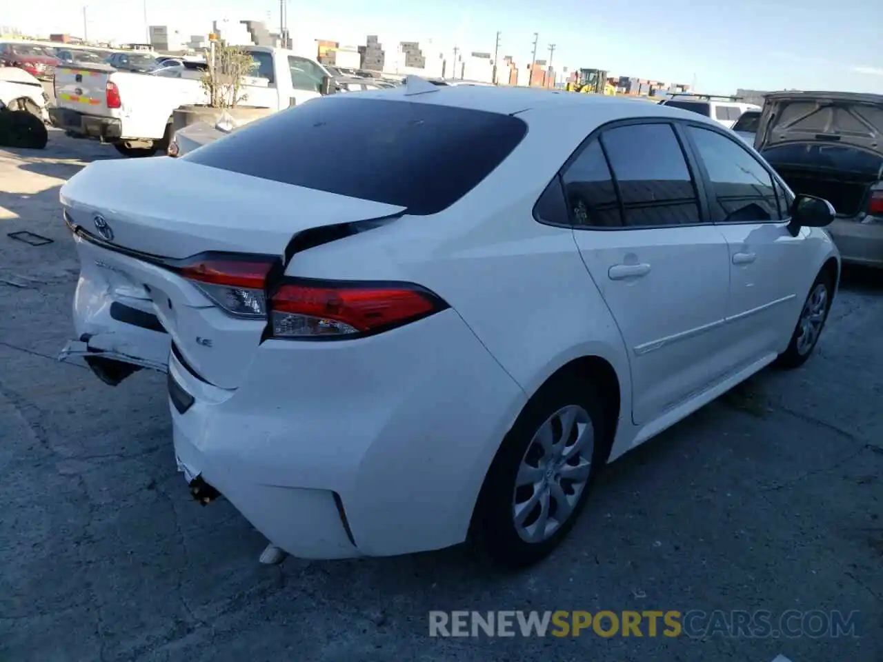 4 Photograph of a damaged car 5YFEPMAEXNP313301 TOYOTA COROLLA 2022