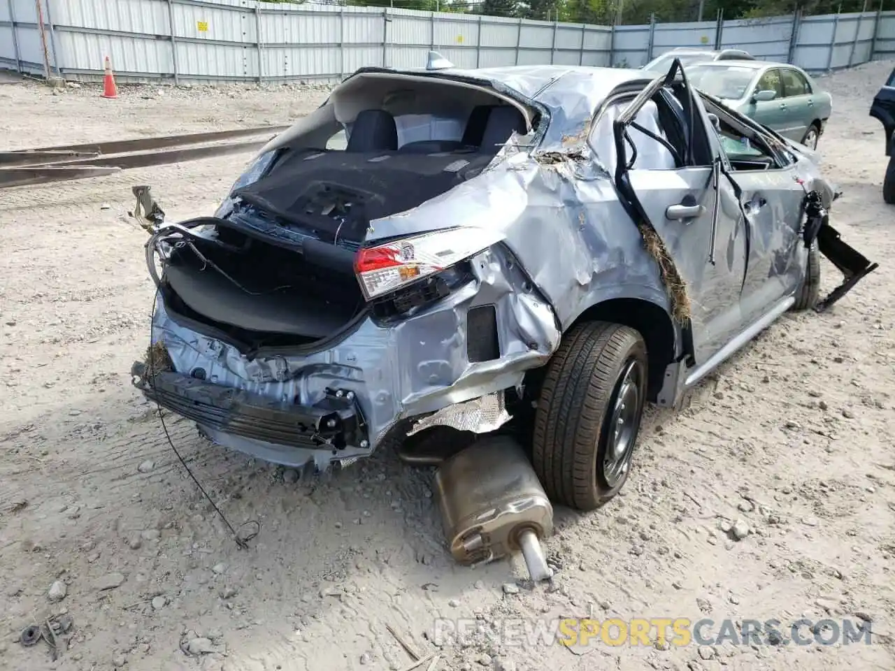 4 Photograph of a damaged car 5YFEPMAEXNP320460 TOYOTA COROLLA 2022