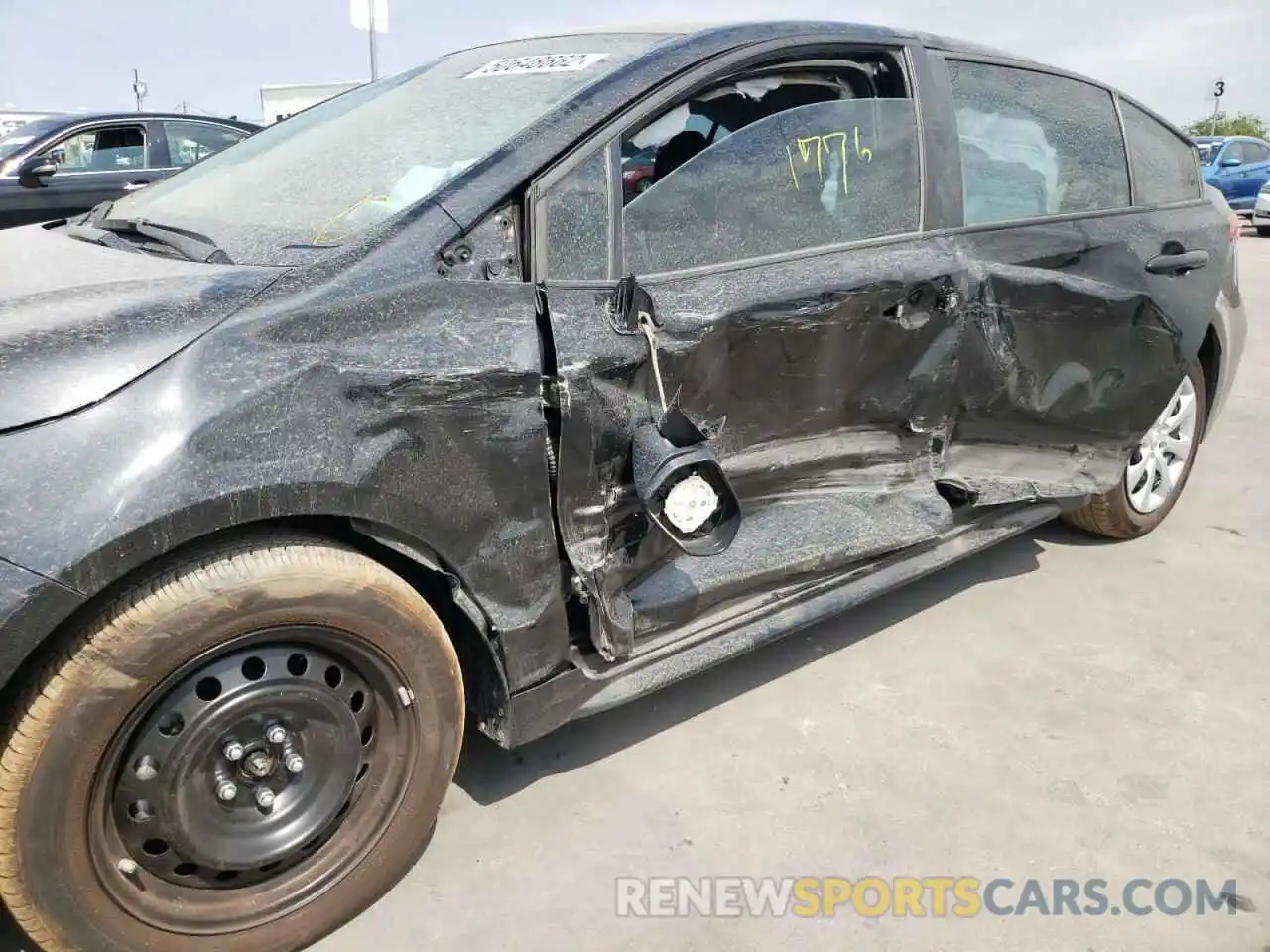 9 Photograph of a damaged car 5YFEPMAEXNP321267 TOYOTA COROLLA 2022