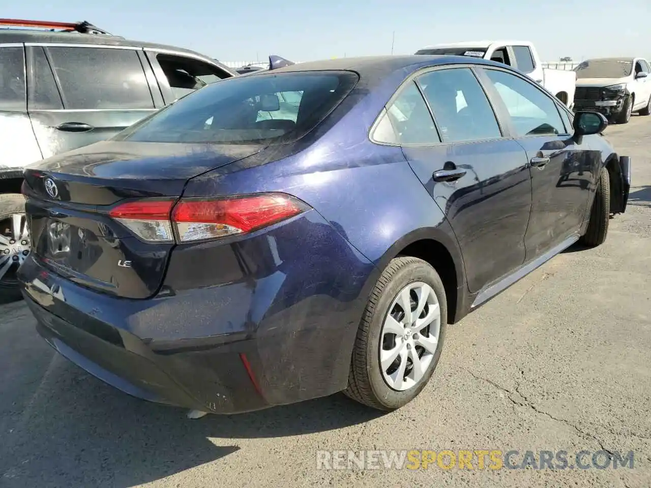 4 Photograph of a damaged car 5YFEPMAEXNP324864 TOYOTA COROLLA 2022