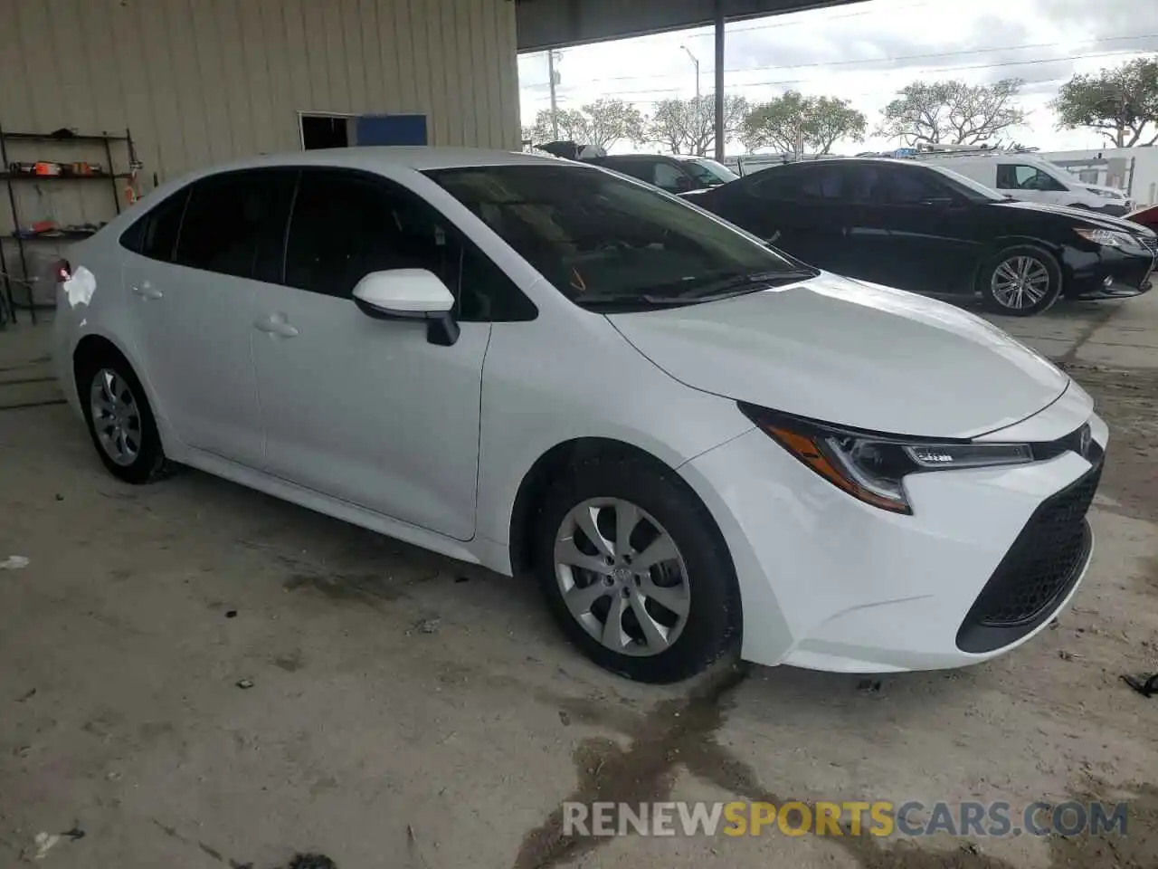 4 Photograph of a damaged car 5YFEPMAEXNP372266 TOYOTA COROLLA 2022