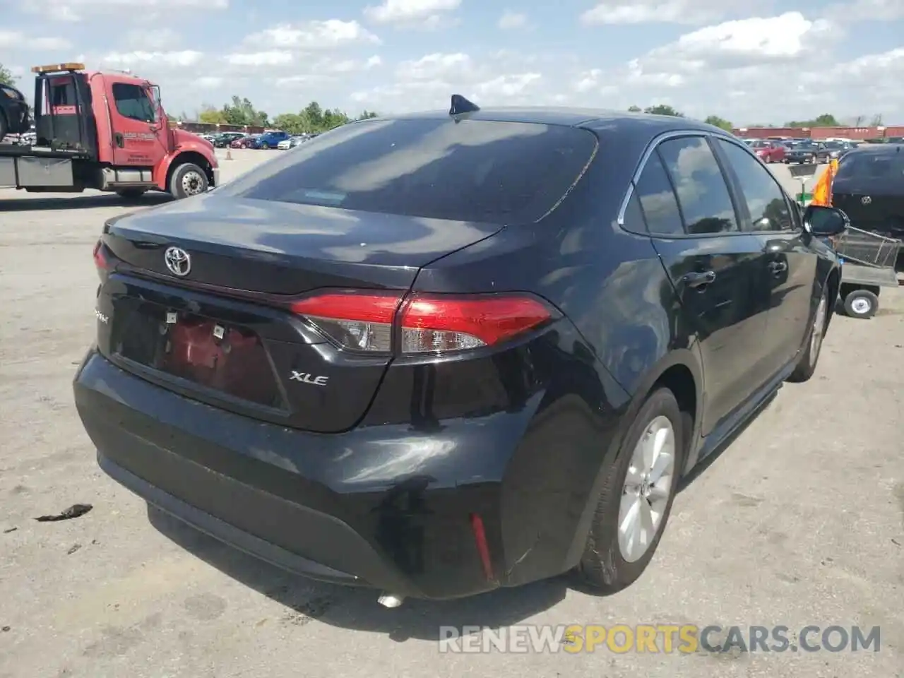 4 Photograph of a damaged car 5YFFPMAE8NP302799 TOYOTA COROLLA 2022