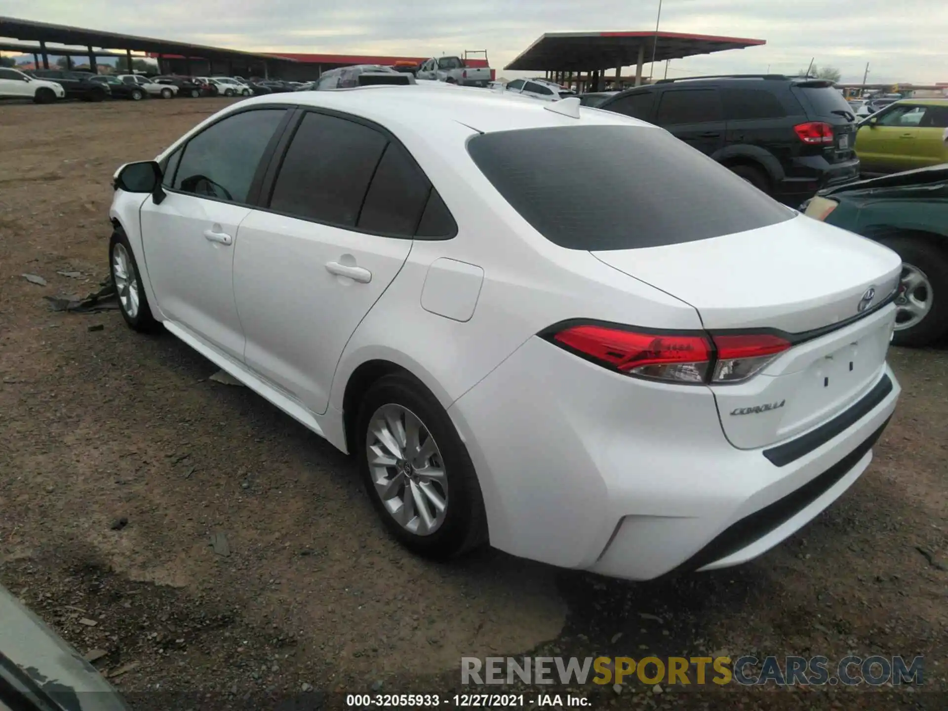 3 Photograph of a damaged car 5YFHPMAE7NP292498 TOYOTA COROLLA 2022