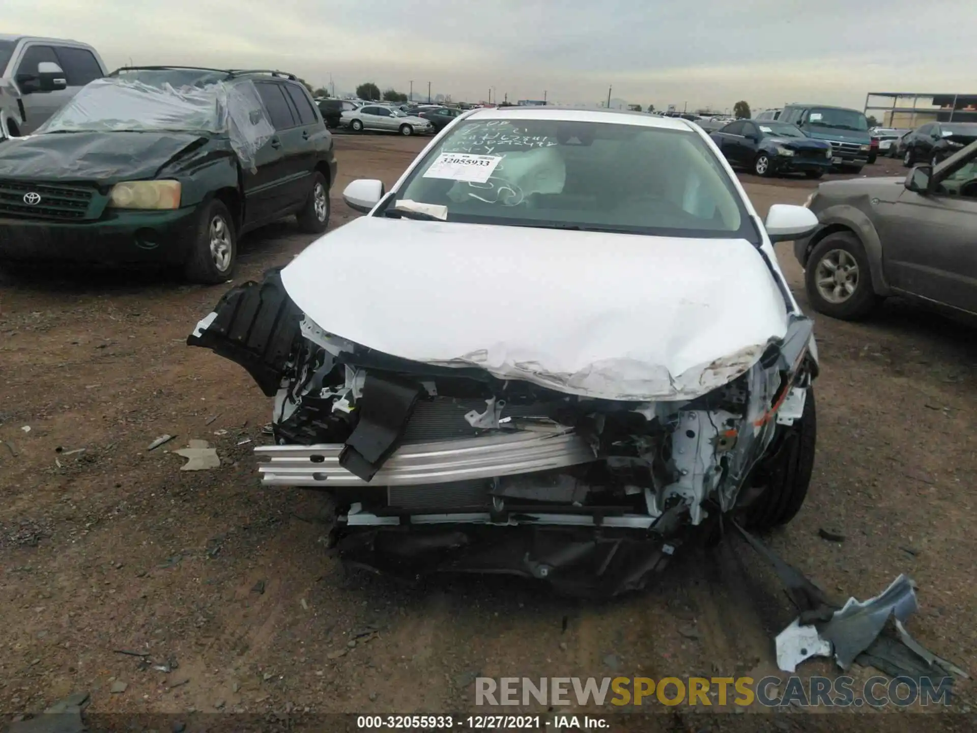 6 Photograph of a damaged car 5YFHPMAE7NP292498 TOYOTA COROLLA 2022