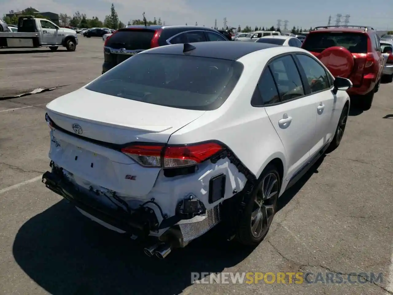 4 Photograph of a damaged car 5YFP4MCE6NP114793 TOYOTA COROLLA 2022