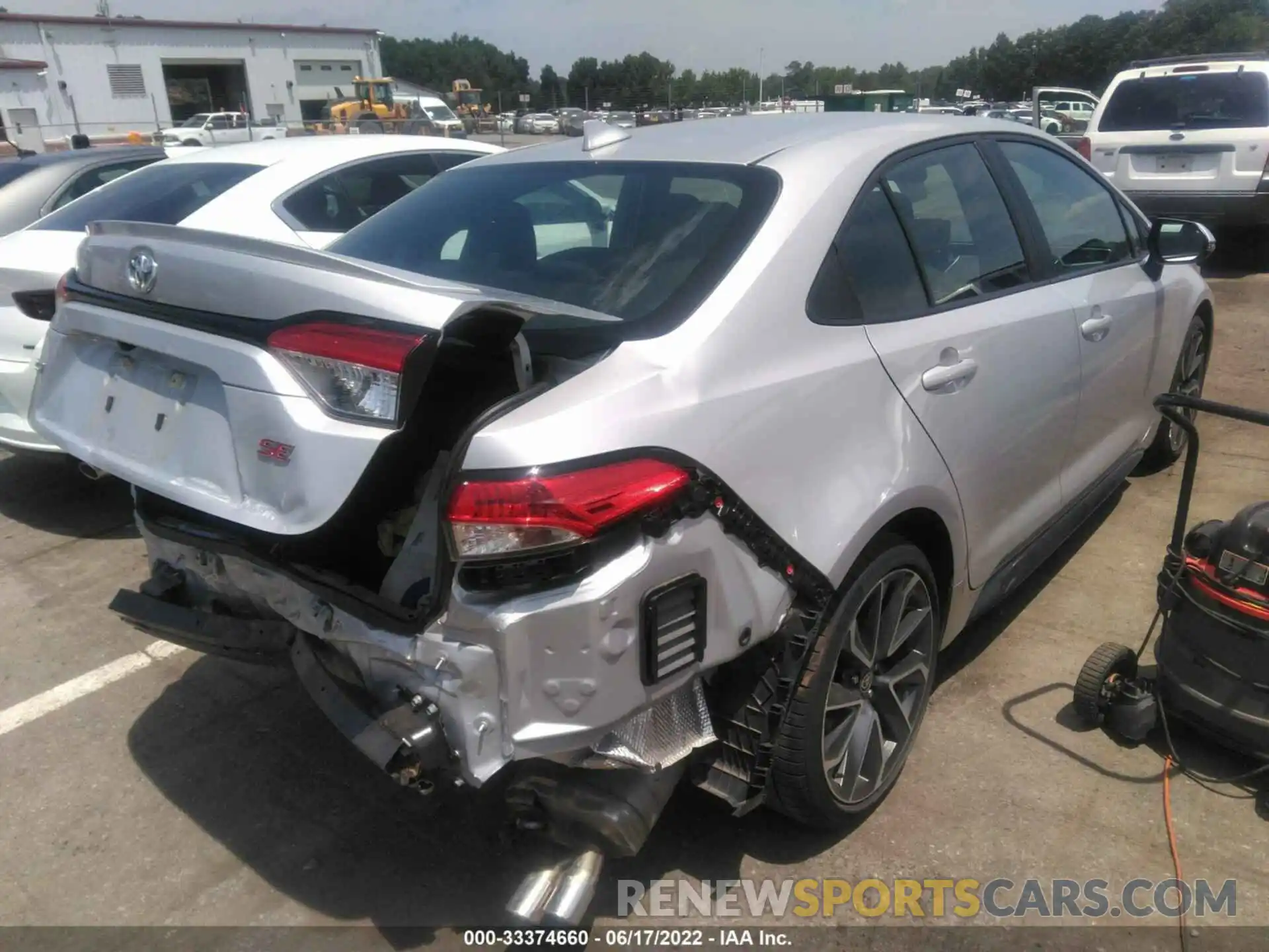 4 Photograph of a damaged car 5YFS4MCE0NP097953 TOYOTA COROLLA 2022