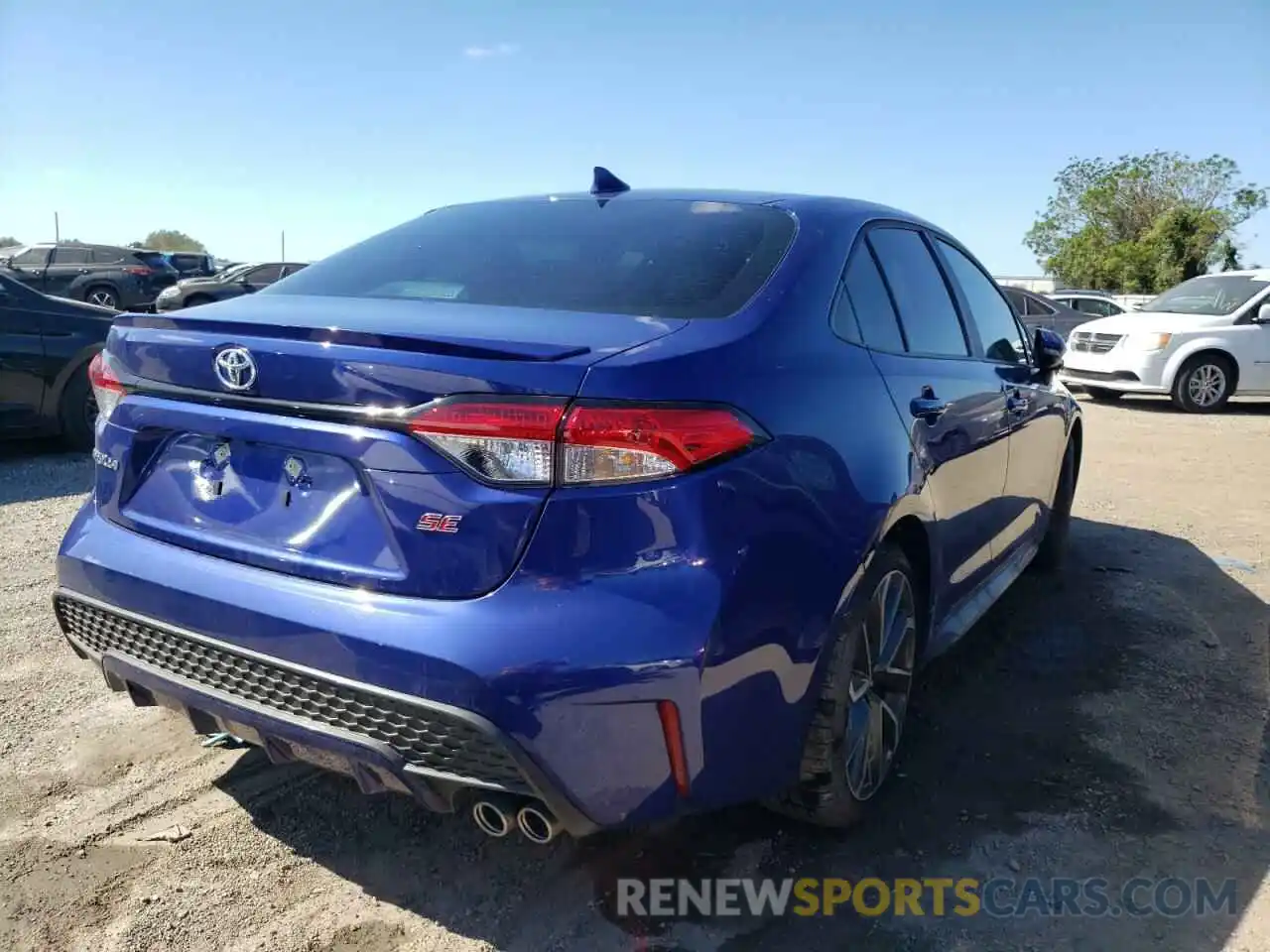 4 Photograph of a damaged car 5YFS4MCE0NP108997 TOYOTA COROLLA 2022