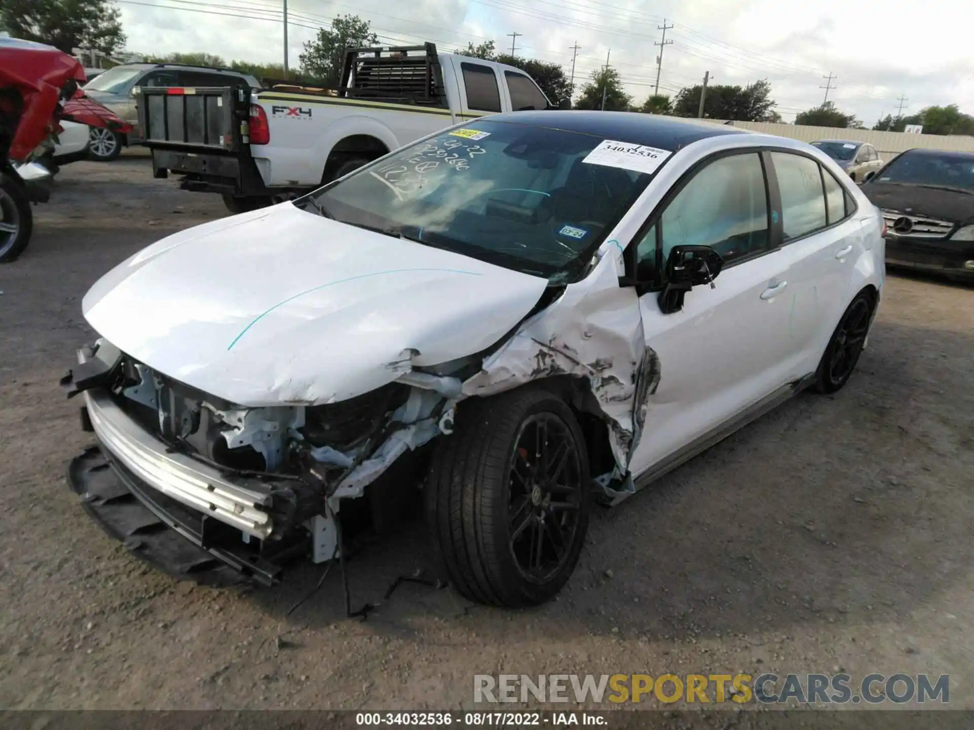 2 Photograph of a damaged car 5YFS4MCE0NP112533 TOYOTA COROLLA 2022