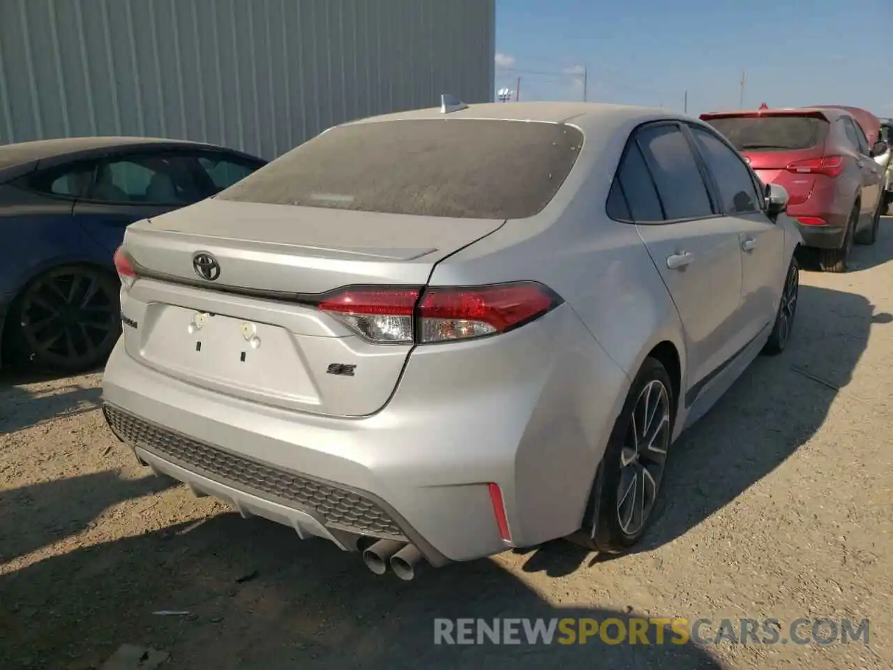 4 Photograph of a damaged car 5YFS4MCE0NP127159 TOYOTA COROLLA 2022