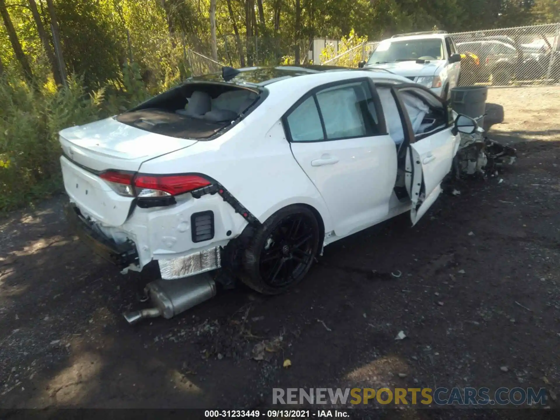 4 Photograph of a damaged car 5YFS4MCE1NP100598 TOYOTA COROLLA 2022