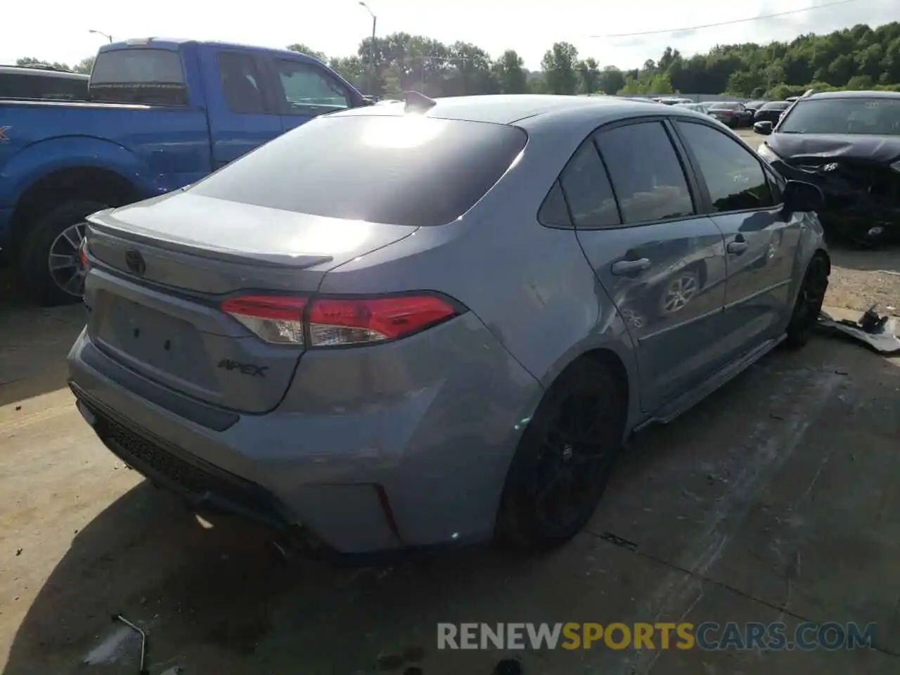 4 Photograph of a damaged car 5YFS4MCE1NP103517 TOYOTA COROLLA 2022