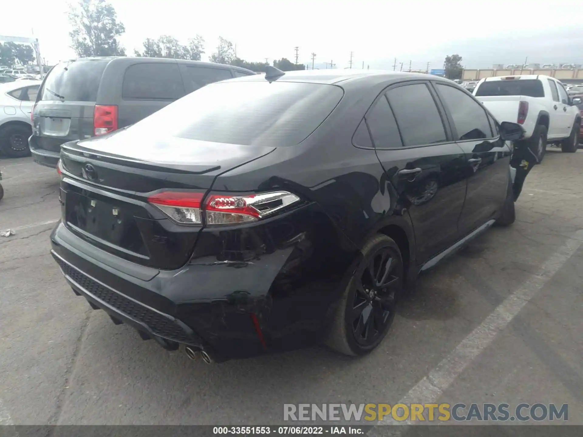 4 Photograph of a damaged car 5YFS4MCE1NP109138 TOYOTA COROLLA 2022