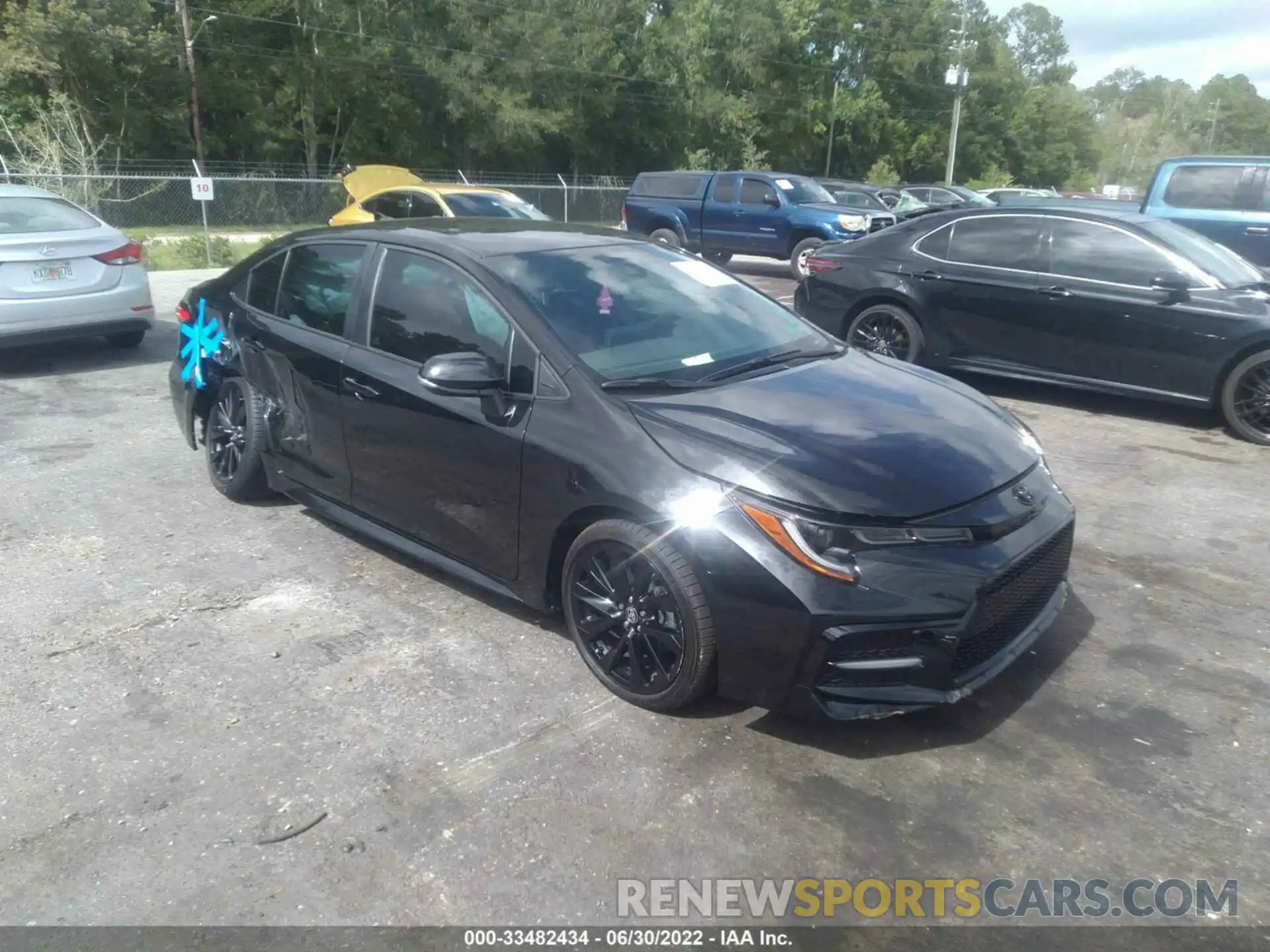 1 Photograph of a damaged car 5YFS4MCE1NP114291 TOYOTA COROLLA 2022