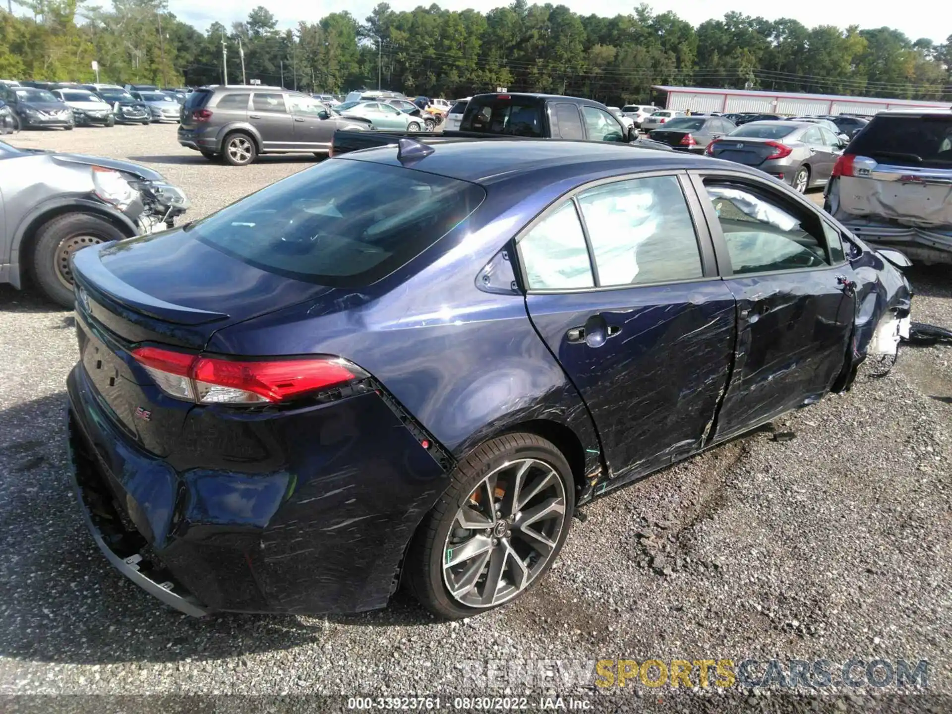 4 Photograph of a damaged car 5YFS4MCE1NP114940 TOYOTA COROLLA 2022