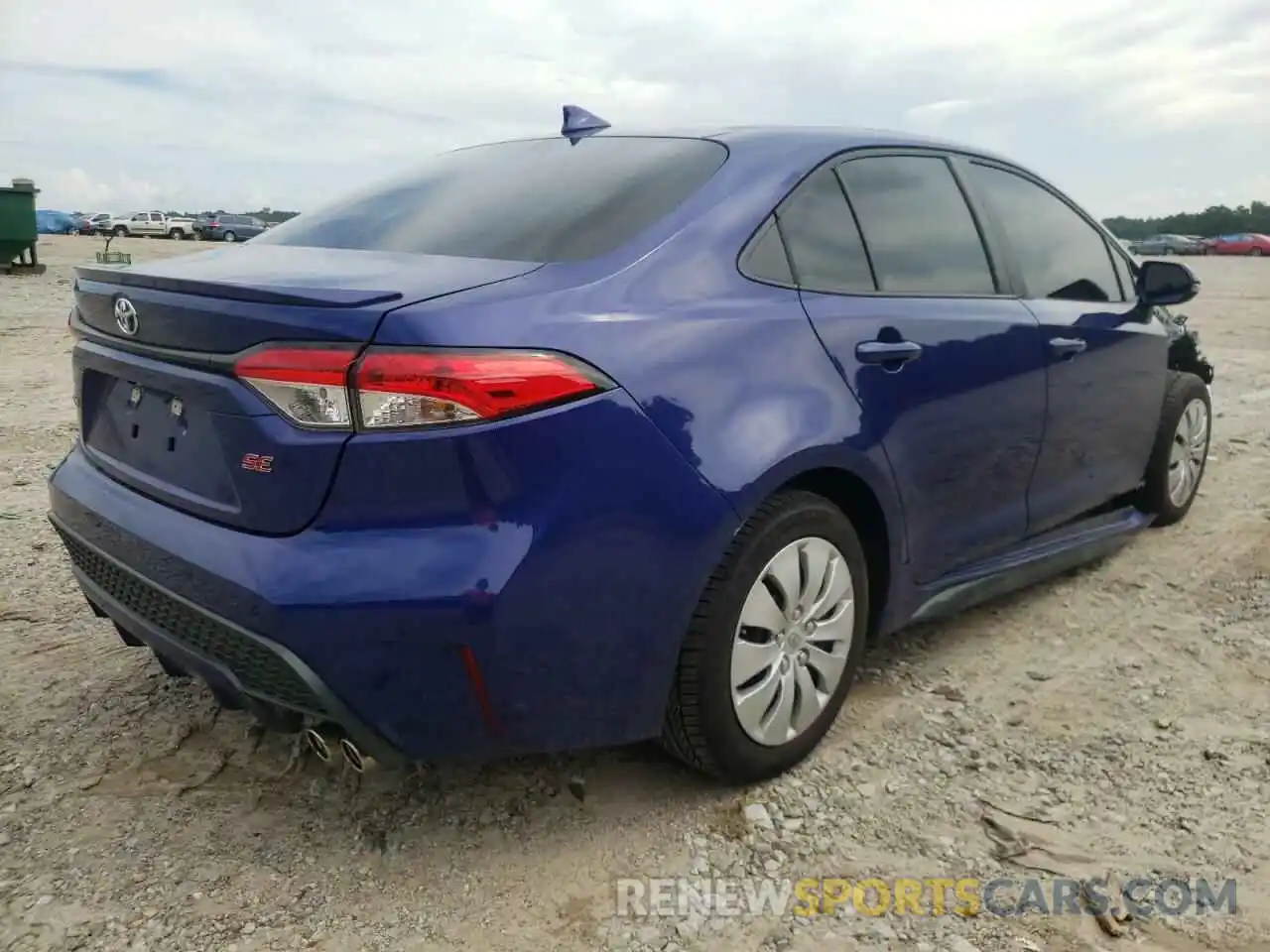 4 Photograph of a damaged car 5YFS4MCE1NP115246 TOYOTA COROLLA 2022