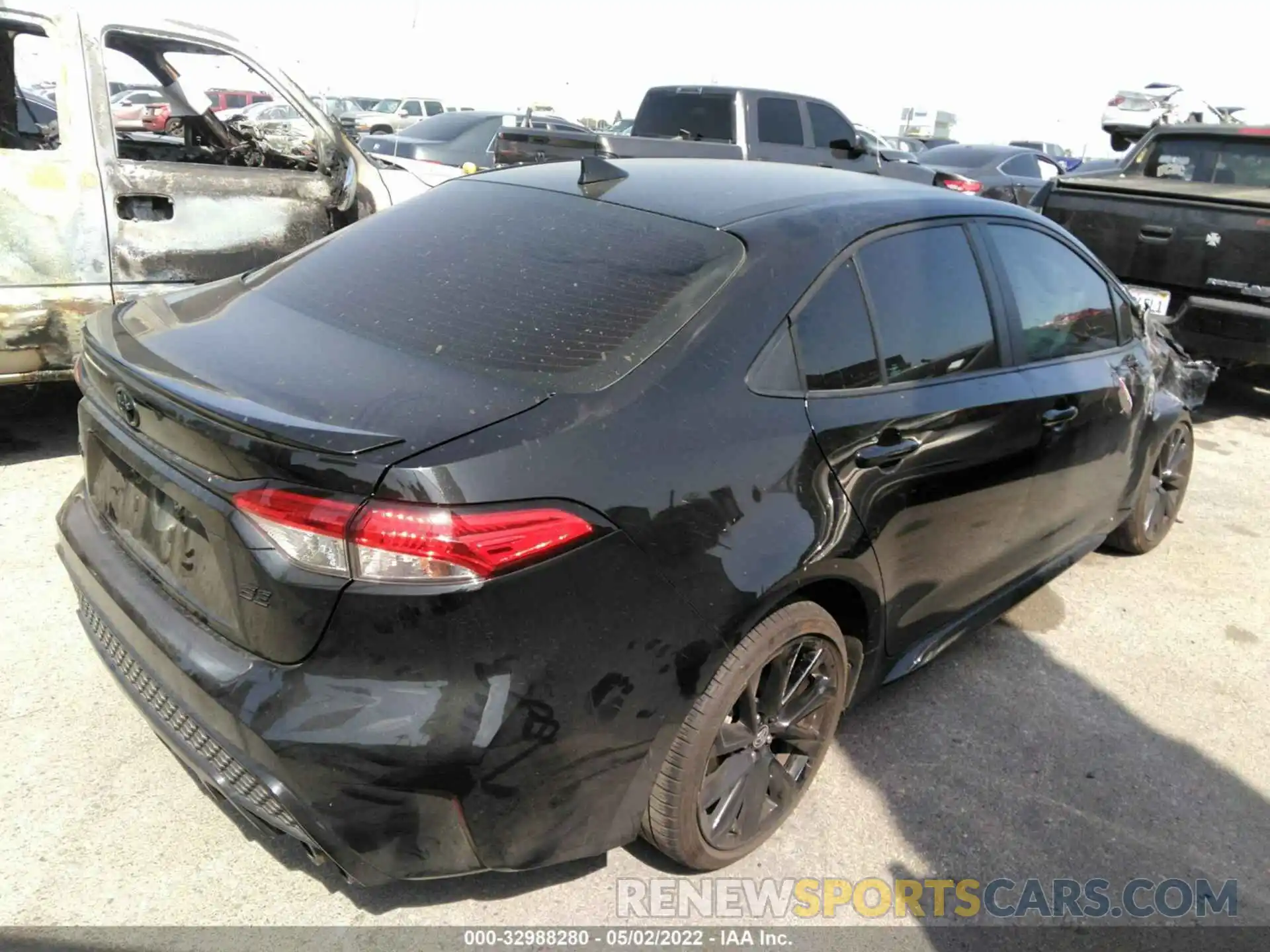 4 Photograph of a damaged car 5YFS4MCE3NP099583 TOYOTA COROLLA 2022