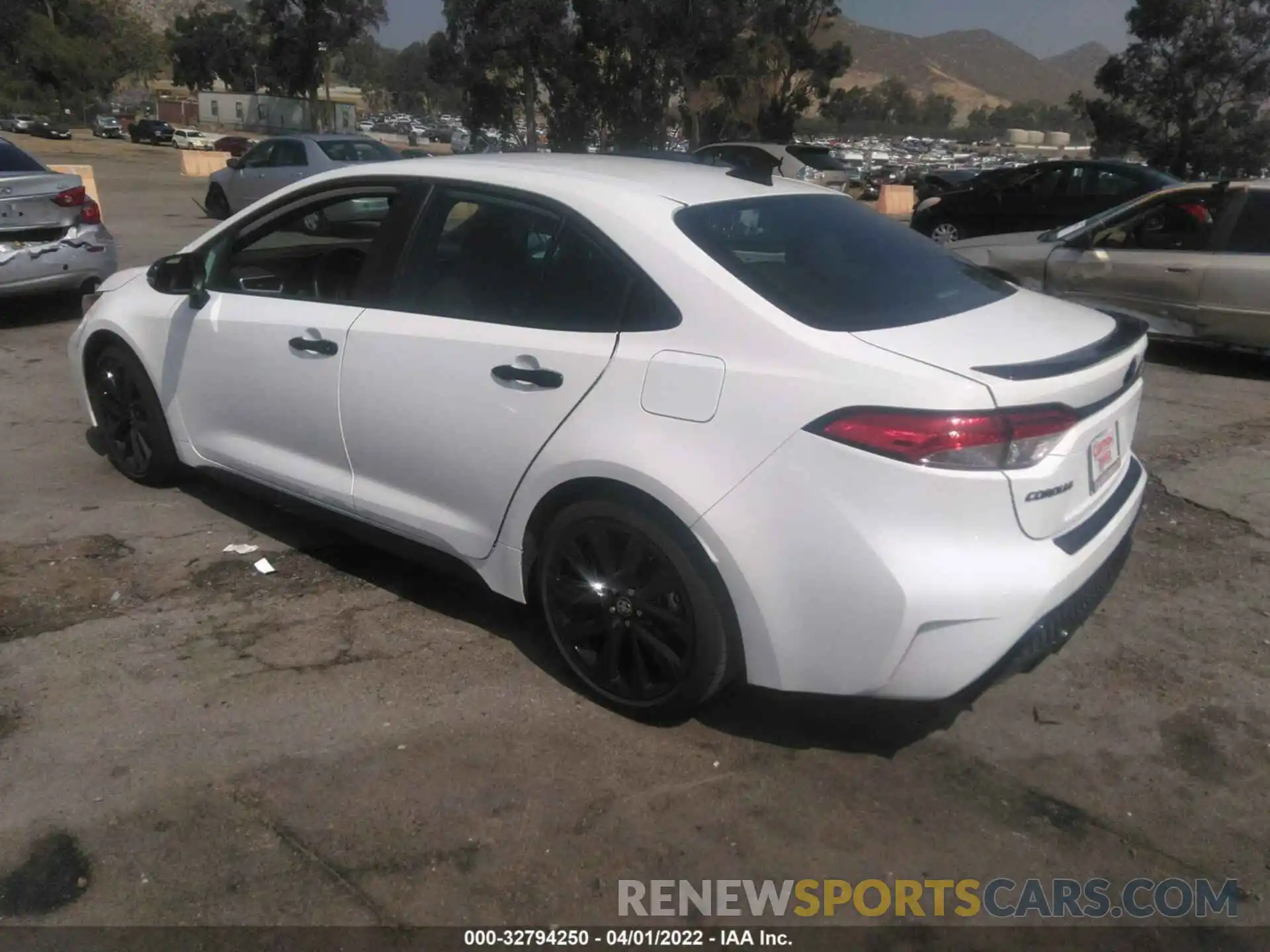 3 Photograph of a damaged car 5YFS4MCE3NP103115 TOYOTA COROLLA 2022