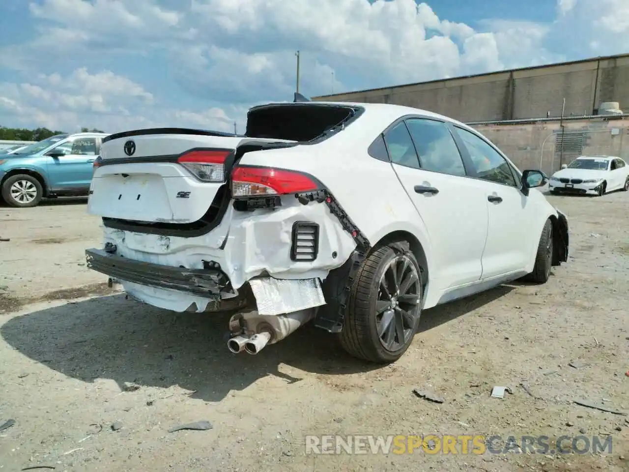 4 Photograph of a damaged car 5YFS4MCE3NP105480 TOYOTA COROLLA 2022