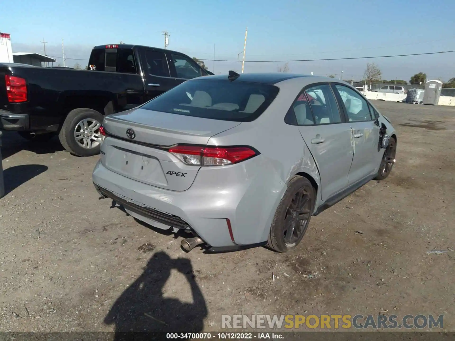 4 Photograph of a damaged car 5YFS4MCE3NP109884 TOYOTA COROLLA 2022