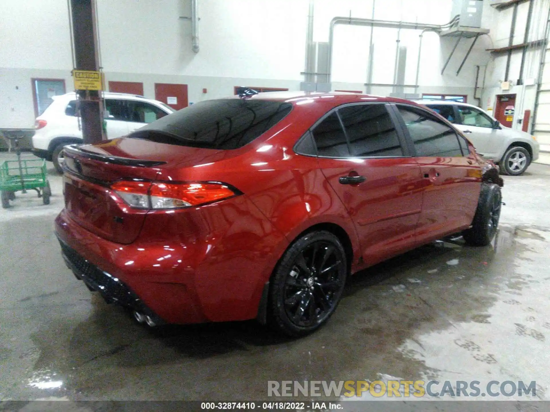 4 Photograph of a damaged car 5YFS4MCE5NP103682 TOYOTA COROLLA 2022