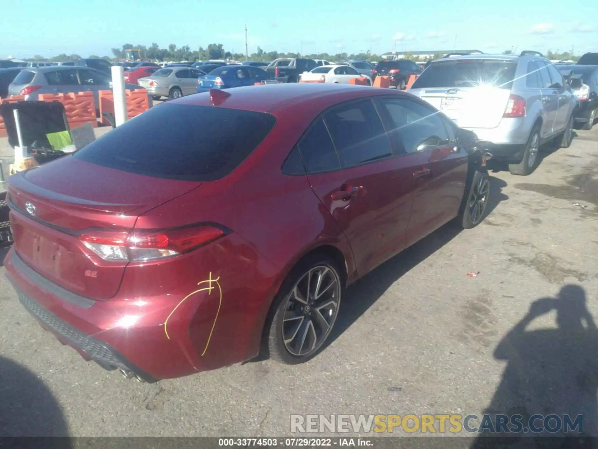 4 Photograph of a damaged car 5YFS4MCE5NP109000 TOYOTA COROLLA 2022