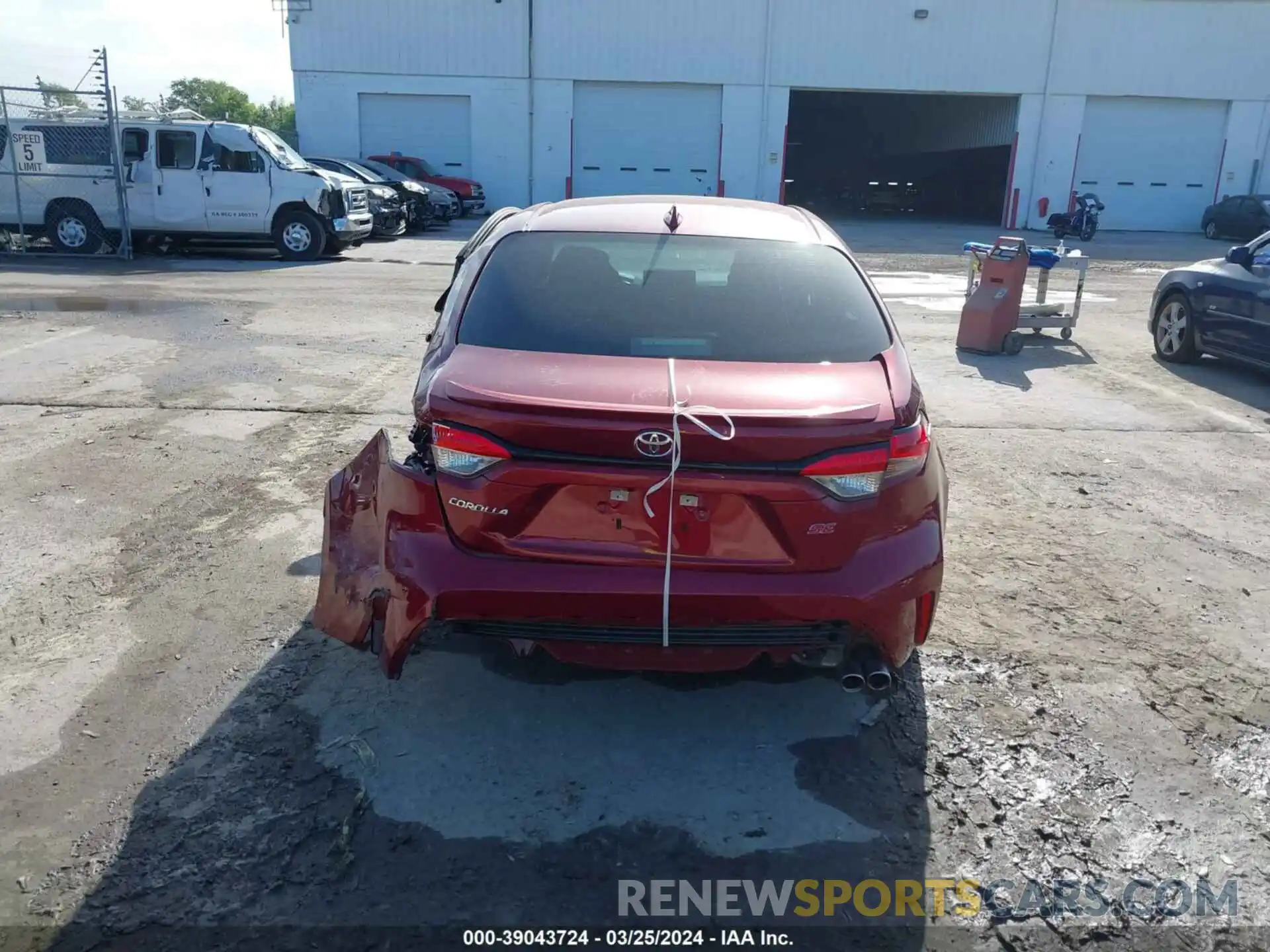 15 Photograph of a damaged car 5YFS4MCE5NP133541 TOYOTA COROLLA 2022