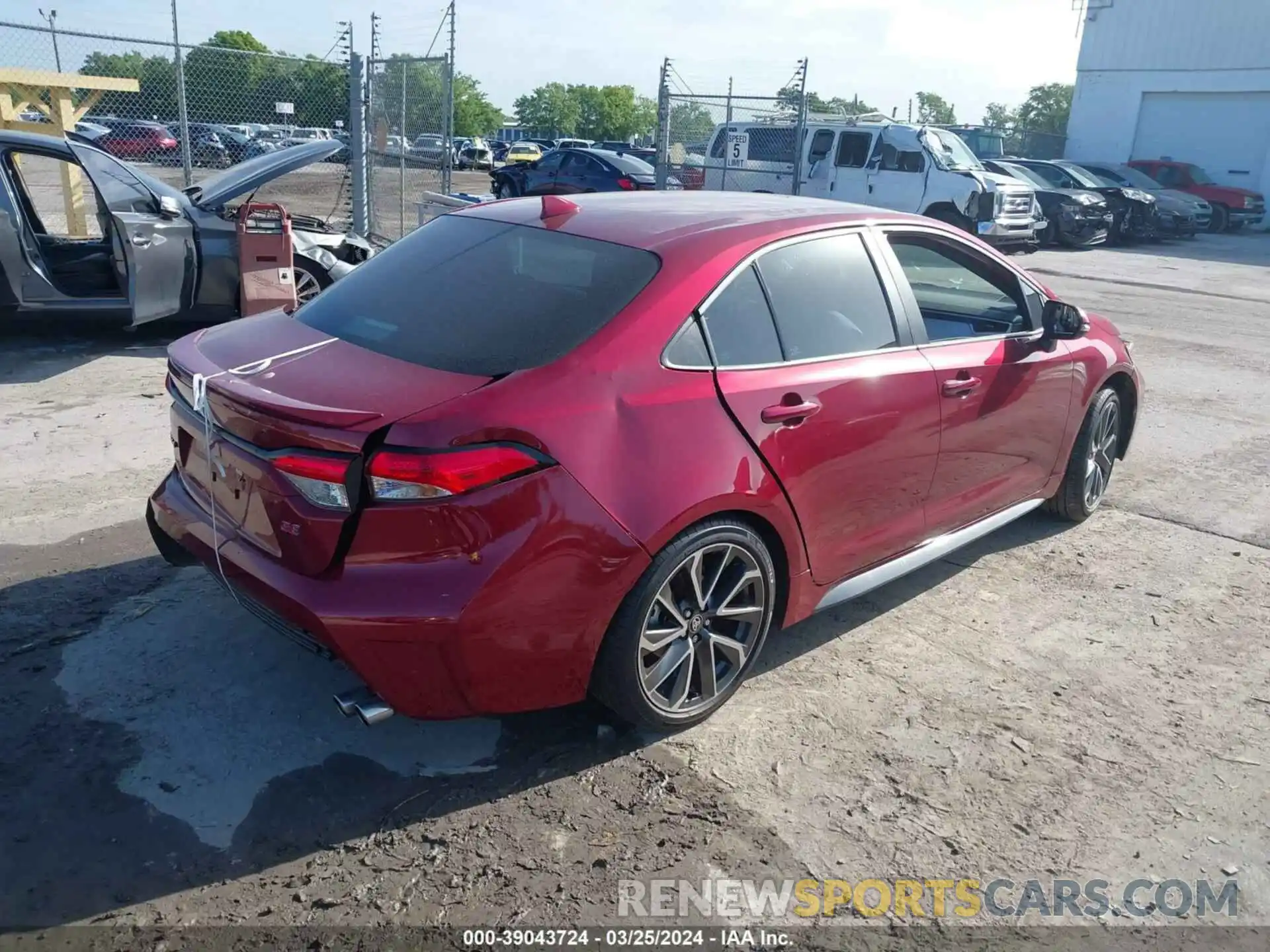 4 Photograph of a damaged car 5YFS4MCE5NP133541 TOYOTA COROLLA 2022