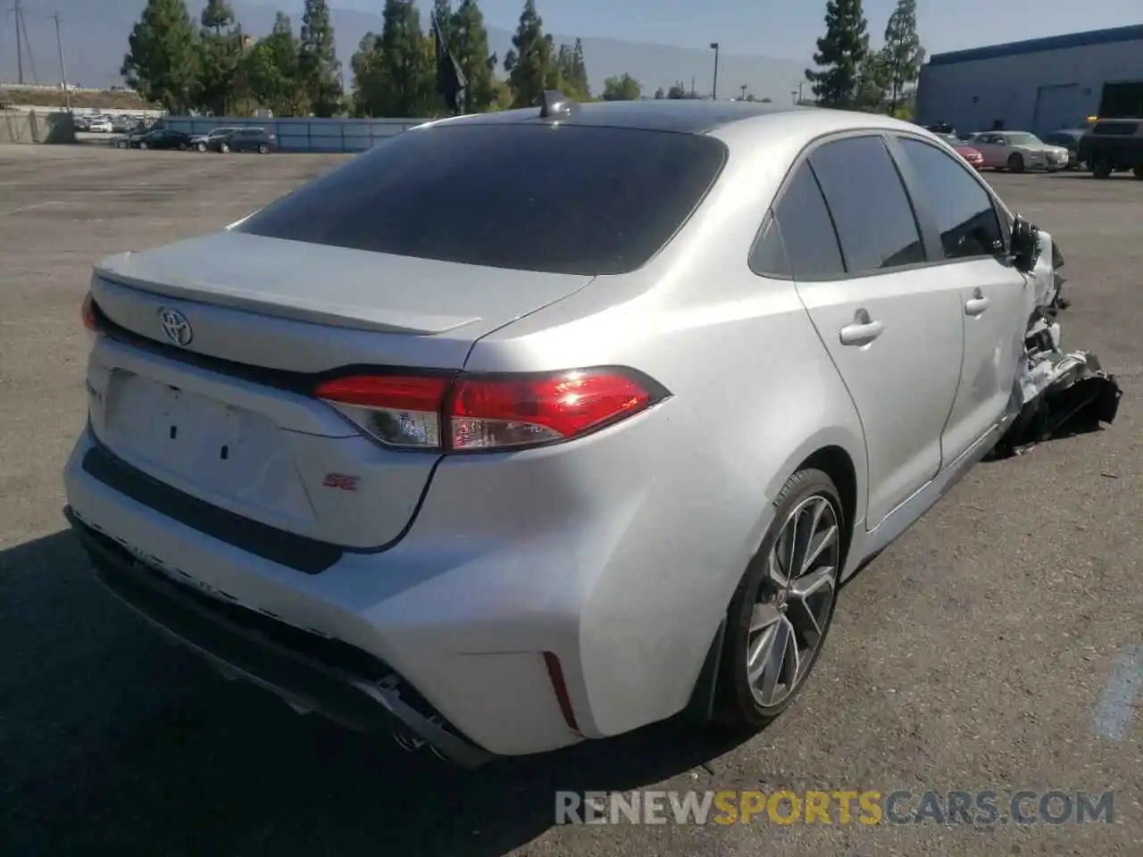 4 Photograph of a damaged car 5YFS4MCE6NP102380 TOYOTA COROLLA 2022