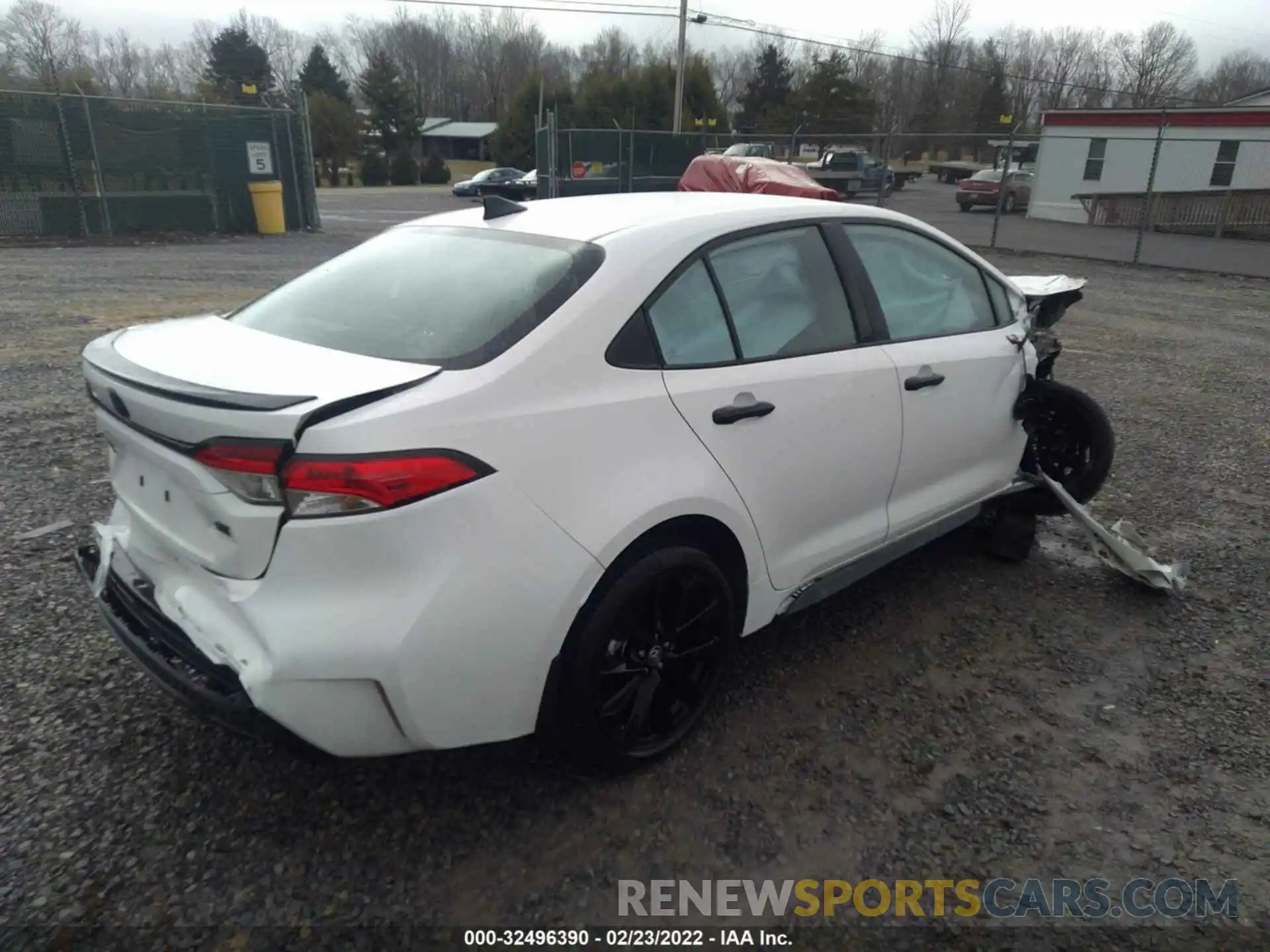 4 Photograph of a damaged car 5YFS4MCE6NP103822 TOYOTA COROLLA 2022