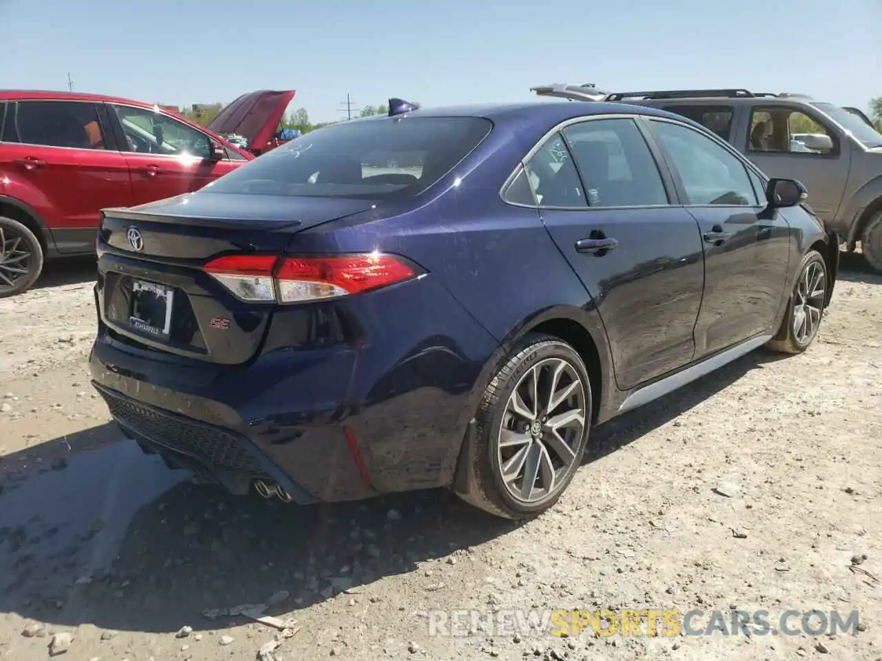 4 Photograph of a damaged car 5YFS4MCE6NP111032 TOYOTA COROLLA 2022