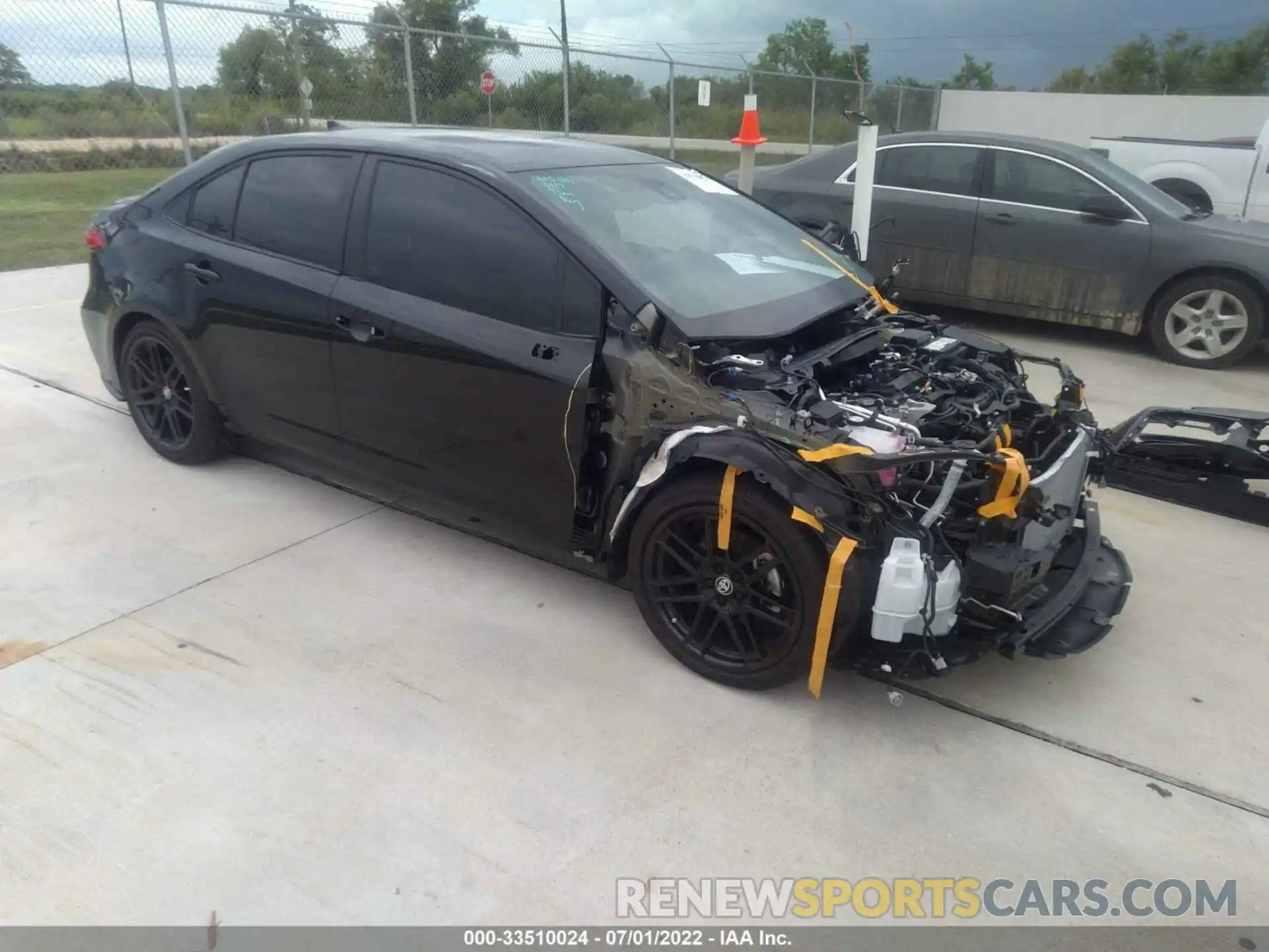 1 Photograph of a damaged car 5YFS4MCE6NP113556 TOYOTA COROLLA 2022