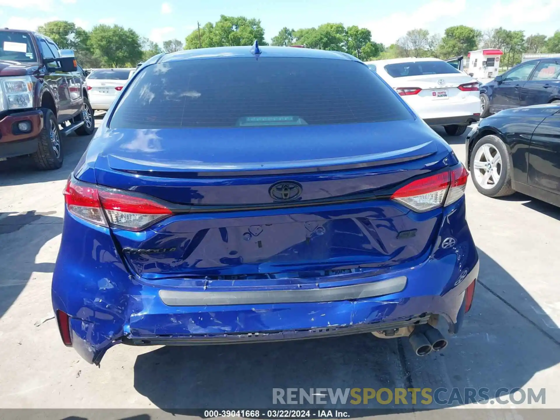 18 Photograph of a damaged car 5YFS4MCE6NP129238 TOYOTA COROLLA 2022