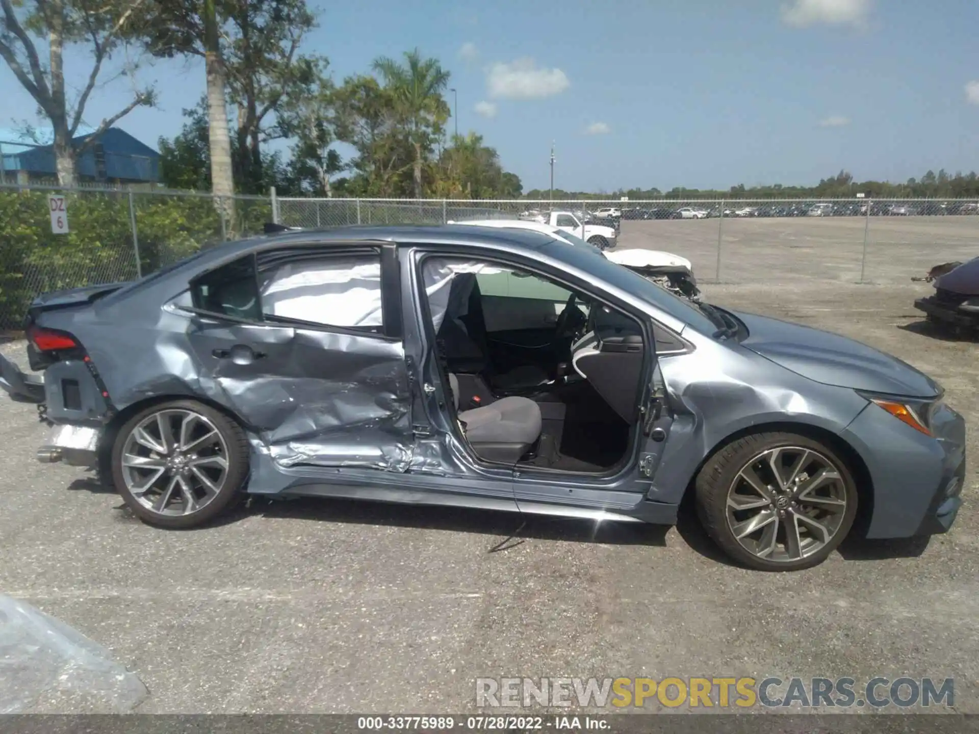 6 Photograph of a damaged car 5YFS4MCE7NP099151 TOYOTA COROLLA 2022