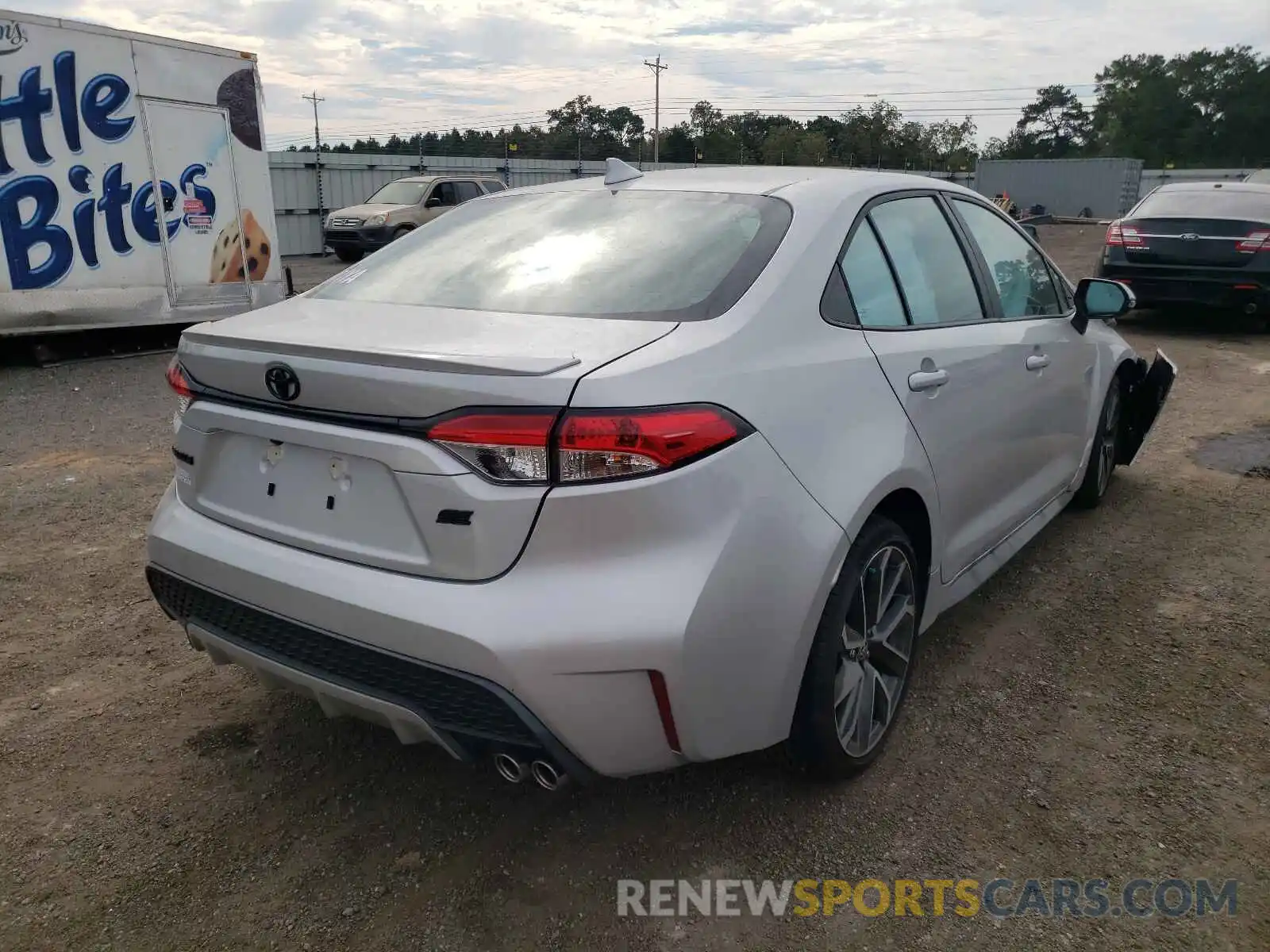 4 Photograph of a damaged car 5YFS4MCE7NP099196 TOYOTA COROLLA 2022