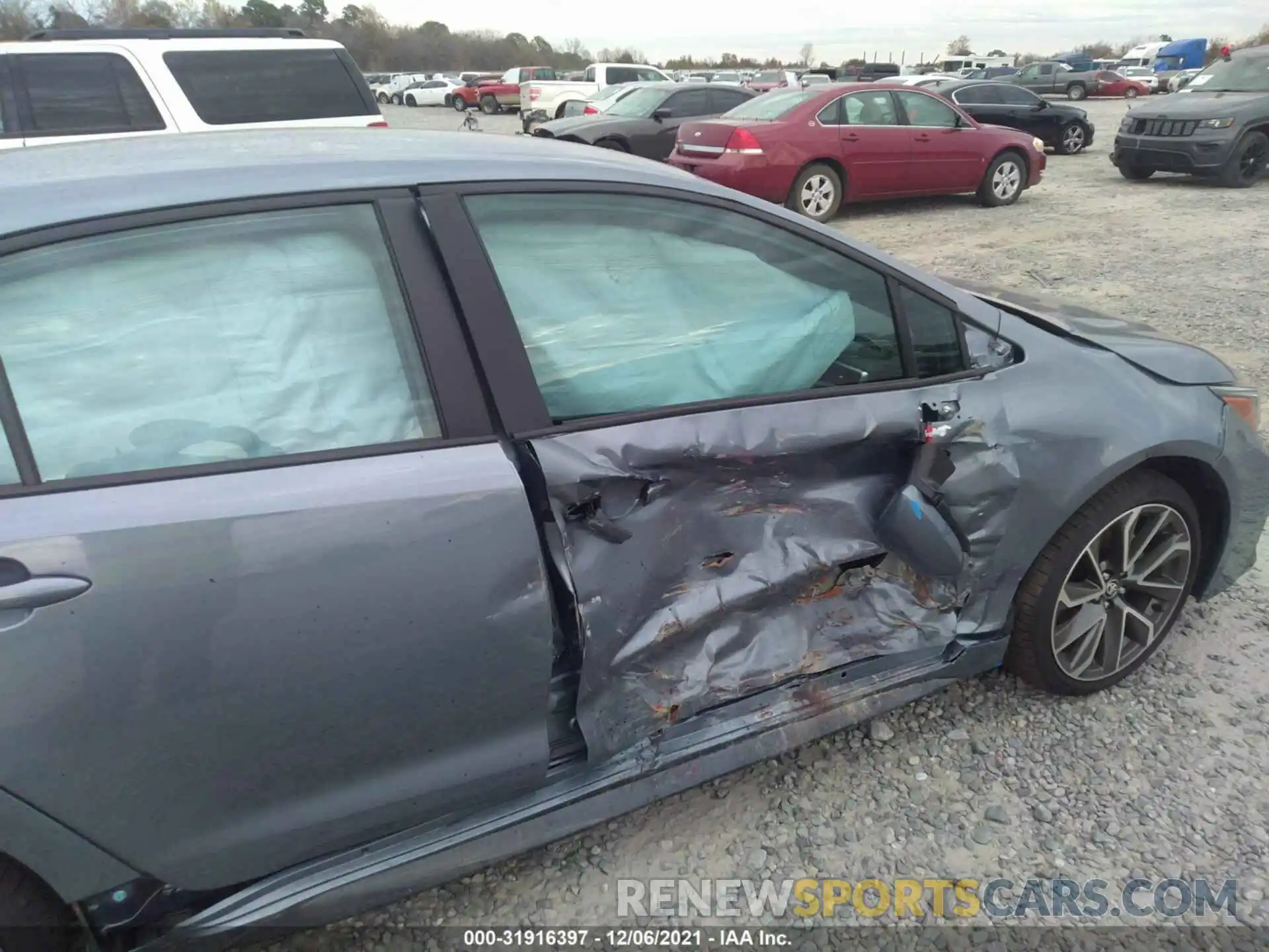 6 Photograph of a damaged car 5YFS4MCE7NP100587 TOYOTA COROLLA 2022