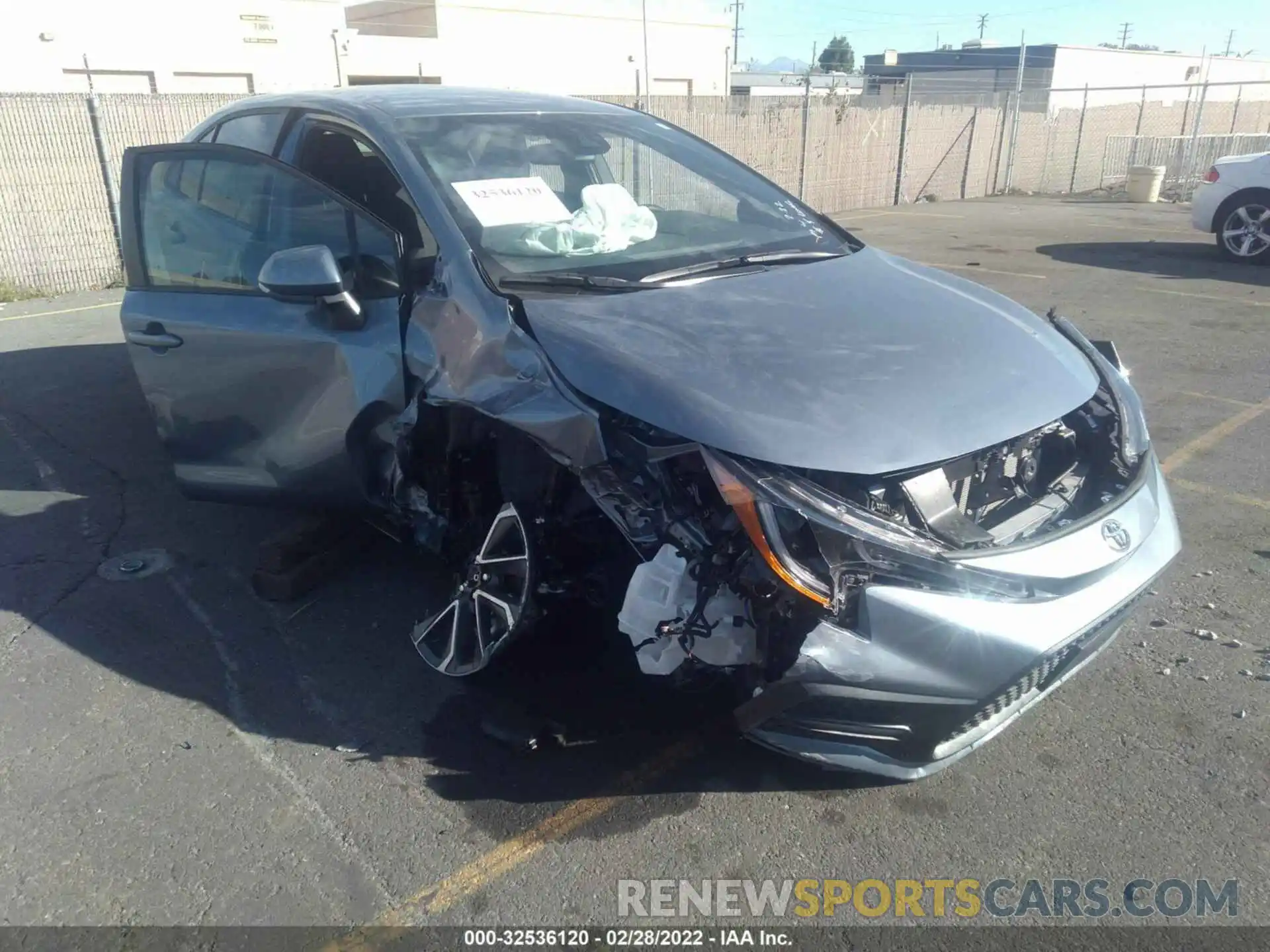 1 Photograph of a damaged car 5YFS4MCE7NP102923 TOYOTA COROLLA 2022