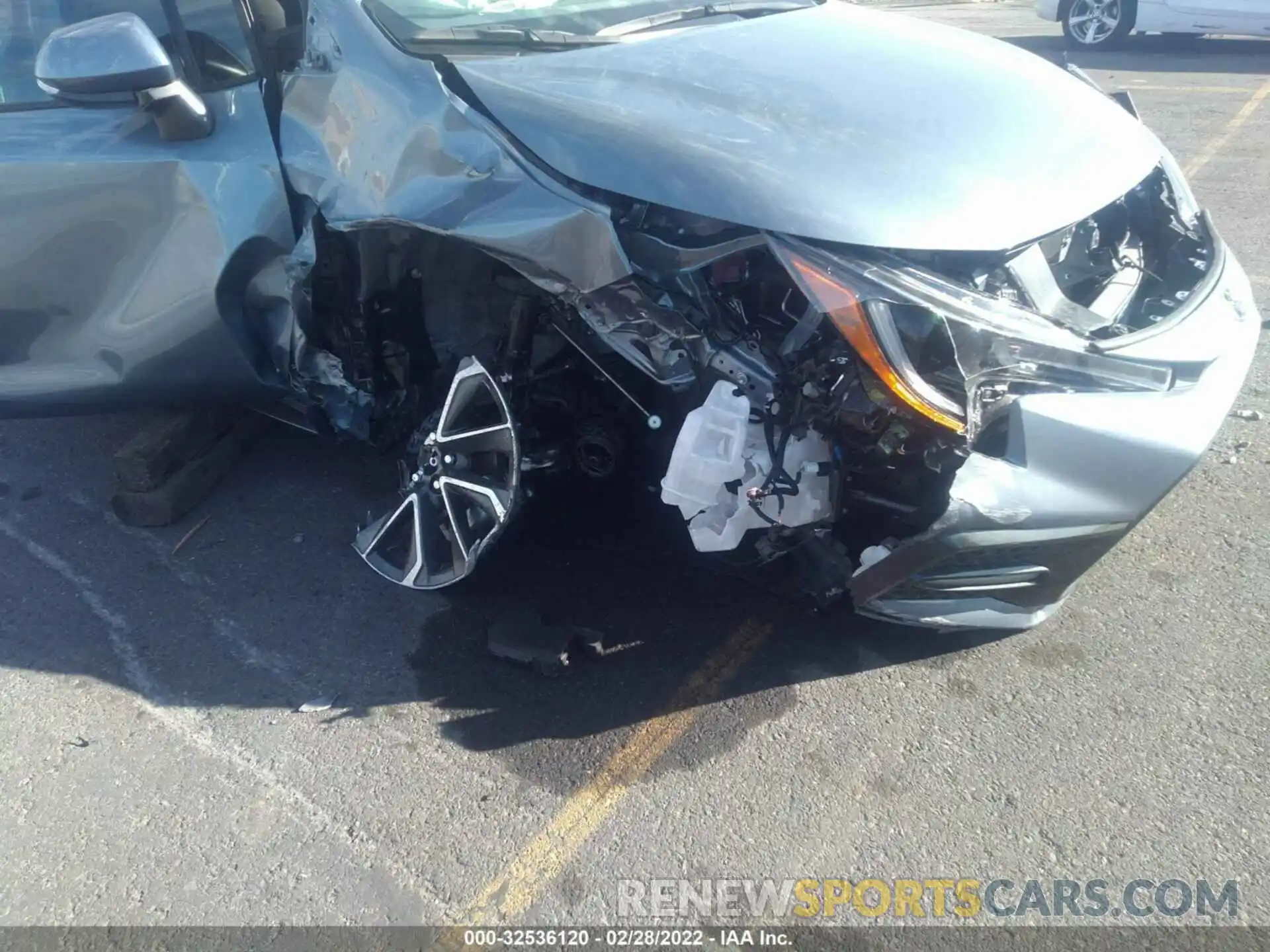 6 Photograph of a damaged car 5YFS4MCE7NP102923 TOYOTA COROLLA 2022