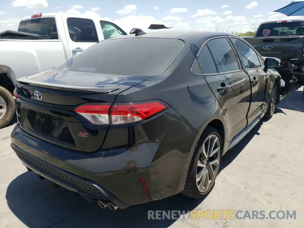 4 Photograph of a damaged car 5YFS4MCE9NP105435 TOYOTA COROLLA 2022