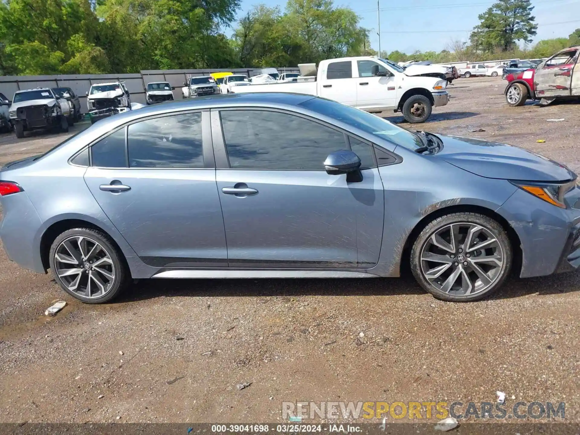 13 Photograph of a damaged car 5YFS4MCE9NP127547 TOYOTA COROLLA 2022