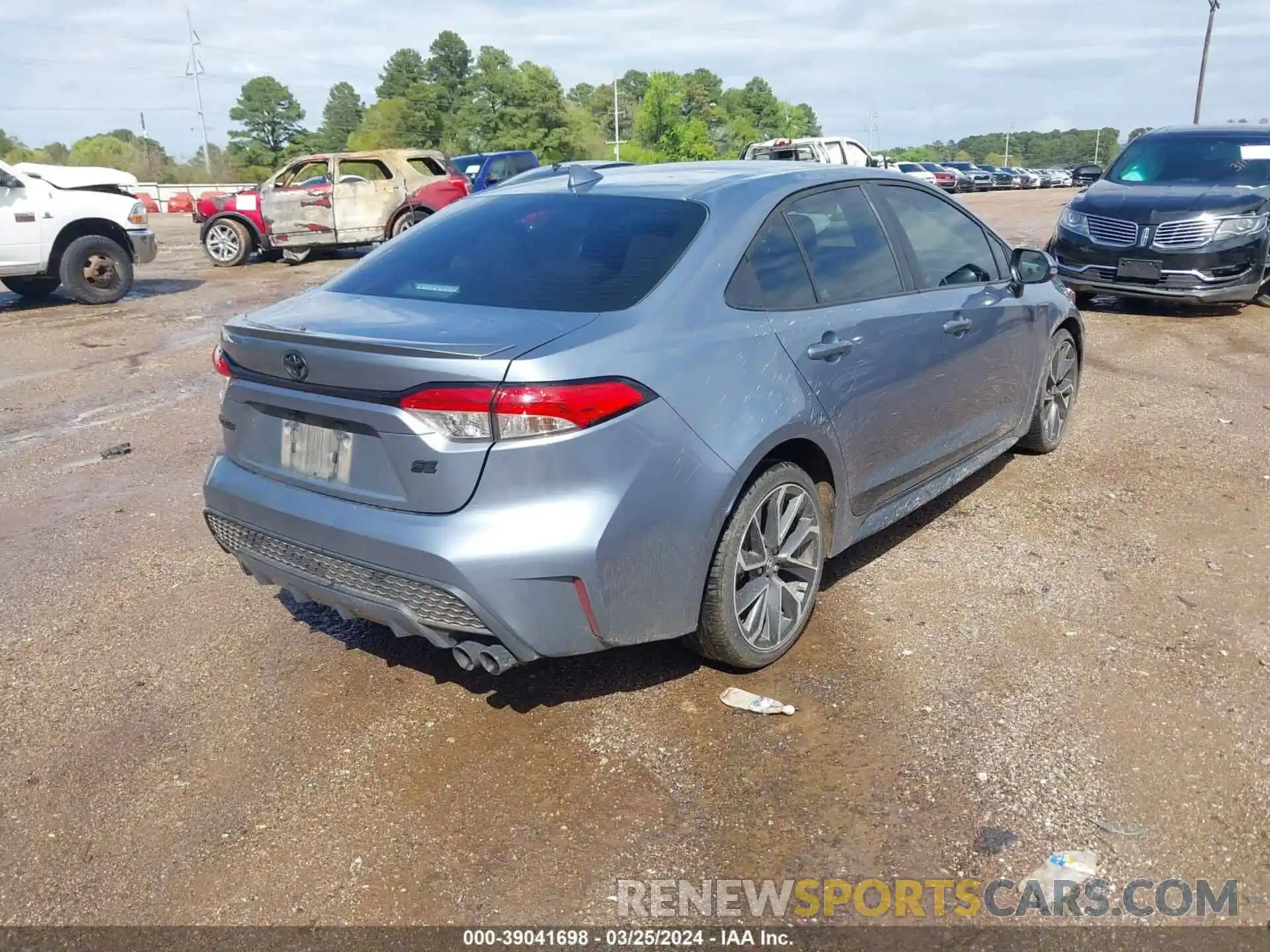 4 Photograph of a damaged car 5YFS4MCE9NP127547 TOYOTA COROLLA 2022