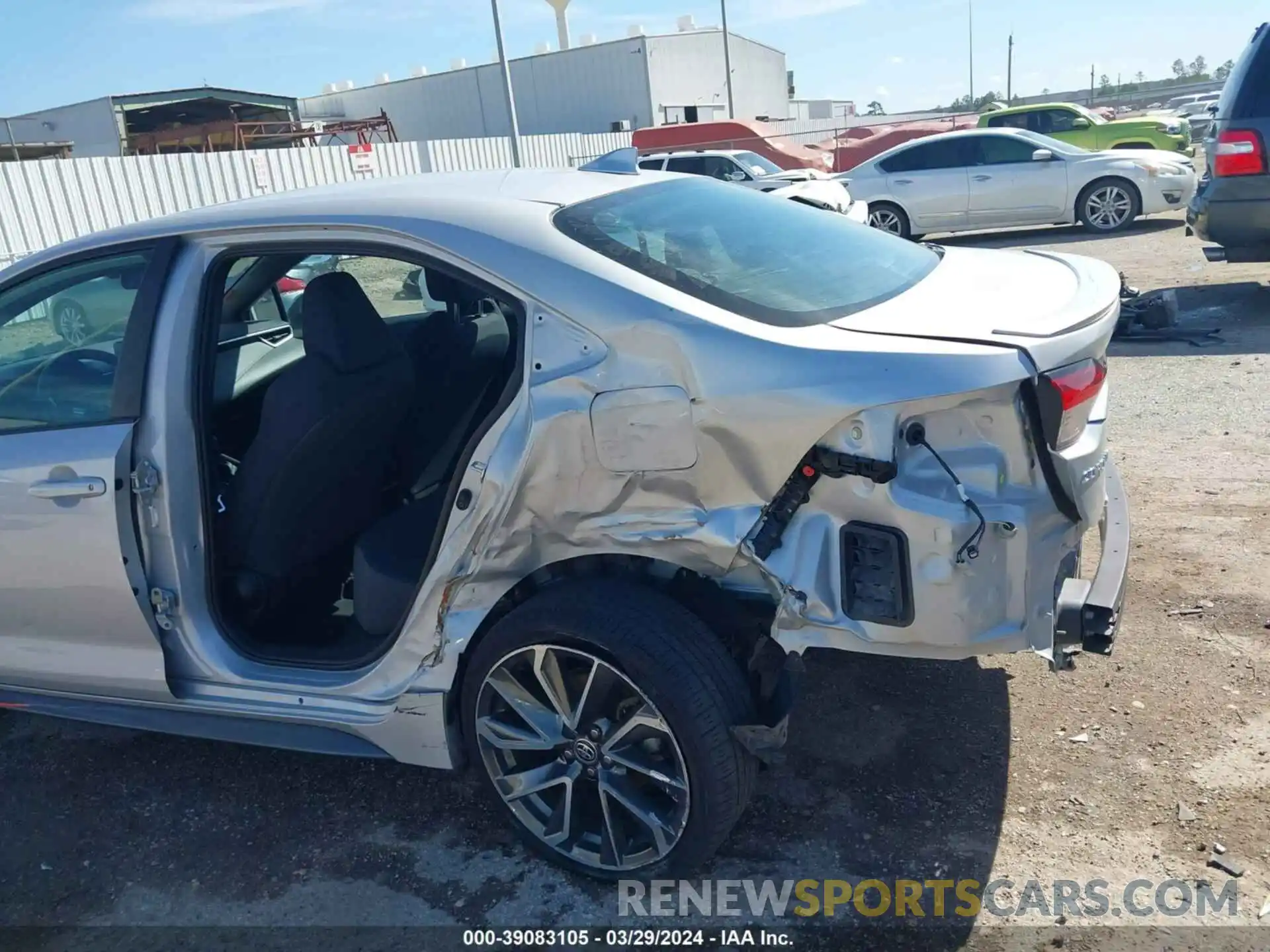 18 Photograph of a damaged car 5YFS4MCEXNP099144 TOYOTA COROLLA 2022