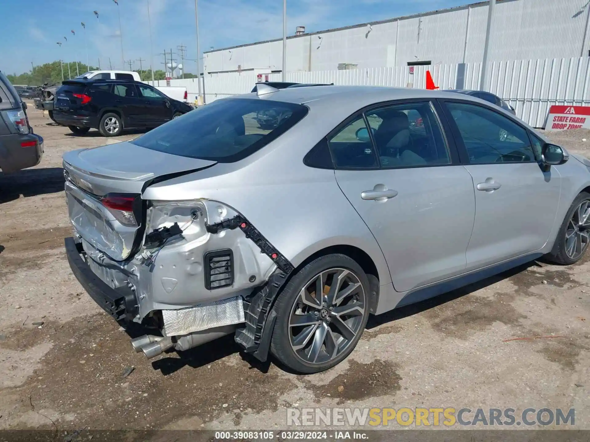 4 Photograph of a damaged car 5YFS4MCEXNP099144 TOYOTA COROLLA 2022