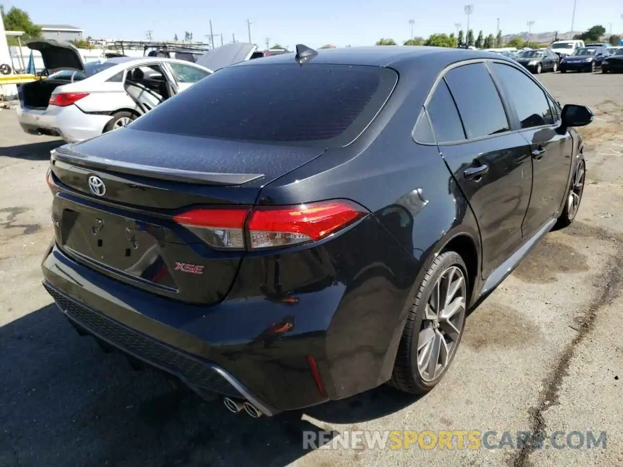 4 Photograph of a damaged car 5YFT4MCE0NP110138 TOYOTA COROLLA 2022