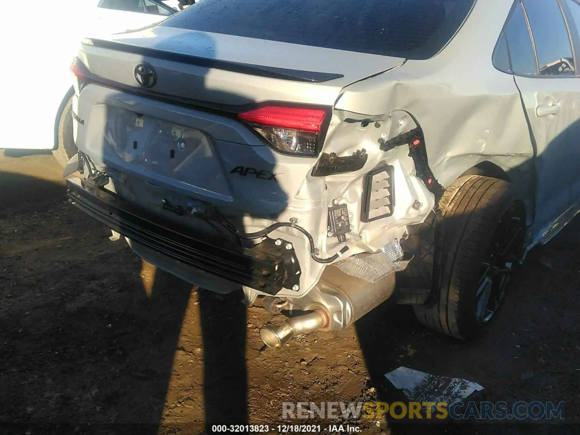 6 Photograph of a damaged car 5YFT4MCE6NP102495 TOYOTA COROLLA 2022