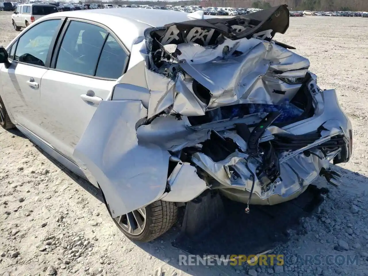 9 Photograph of a damaged car 5YFT4MCE9NP105634 TOYOTA COROLLA 2022