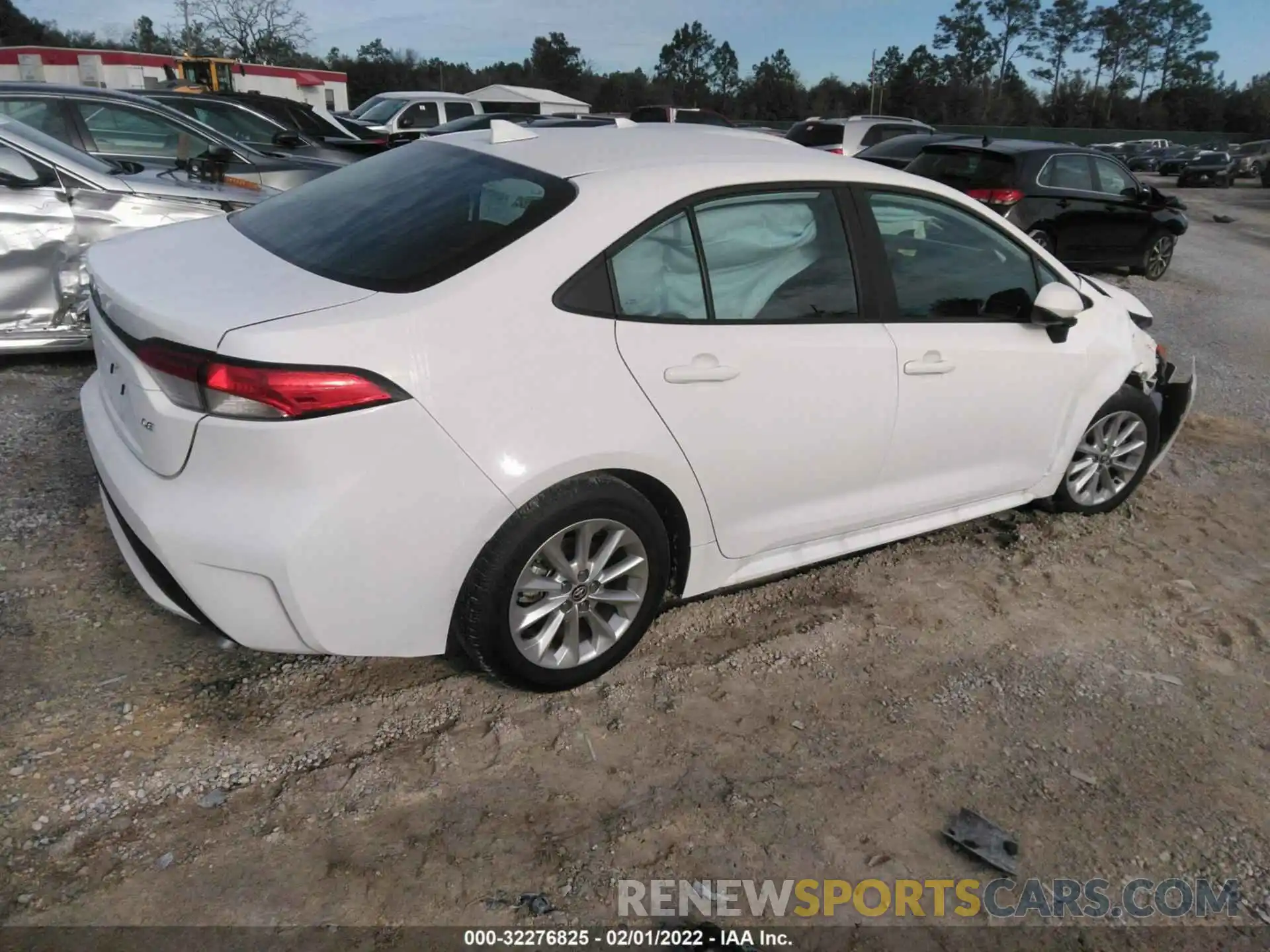 4 Photograph of a damaged car 5YFVPMAE0NP293186 TOYOTA COROLLA 2022