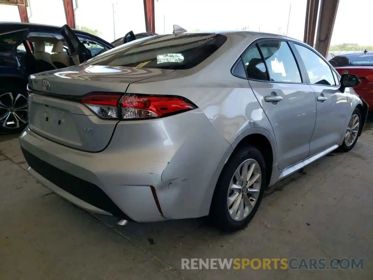 4 Photograph of a damaged car 5YFVPMAE1NP320993 TOYOTA COROLLA 2022