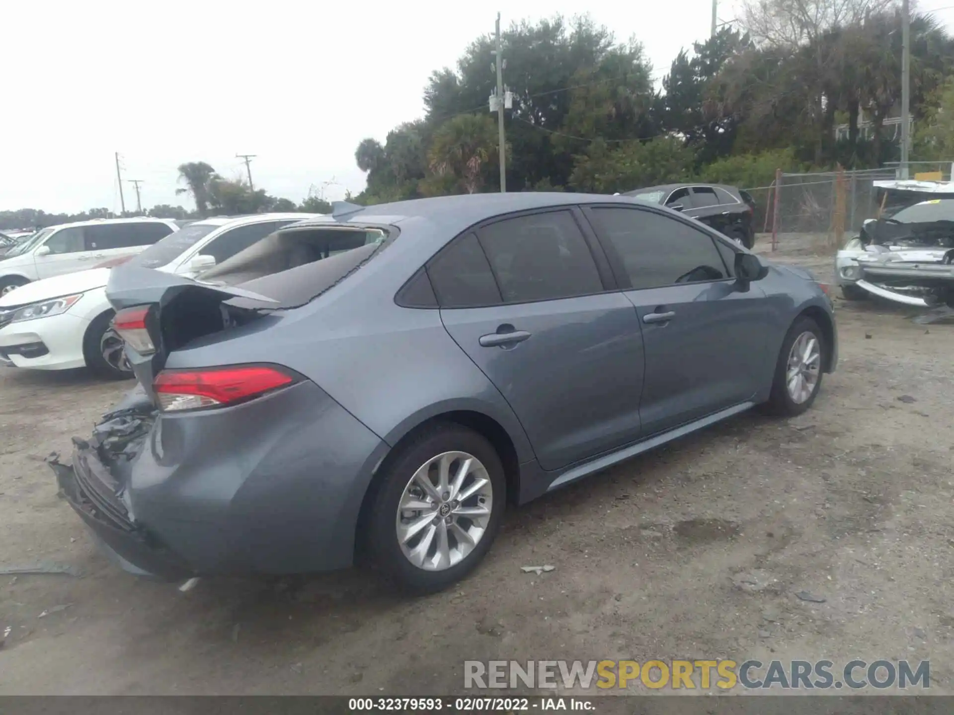 4 Photograph of a damaged car 5YFVPMAE2NP292346 TOYOTA COROLLA 2022