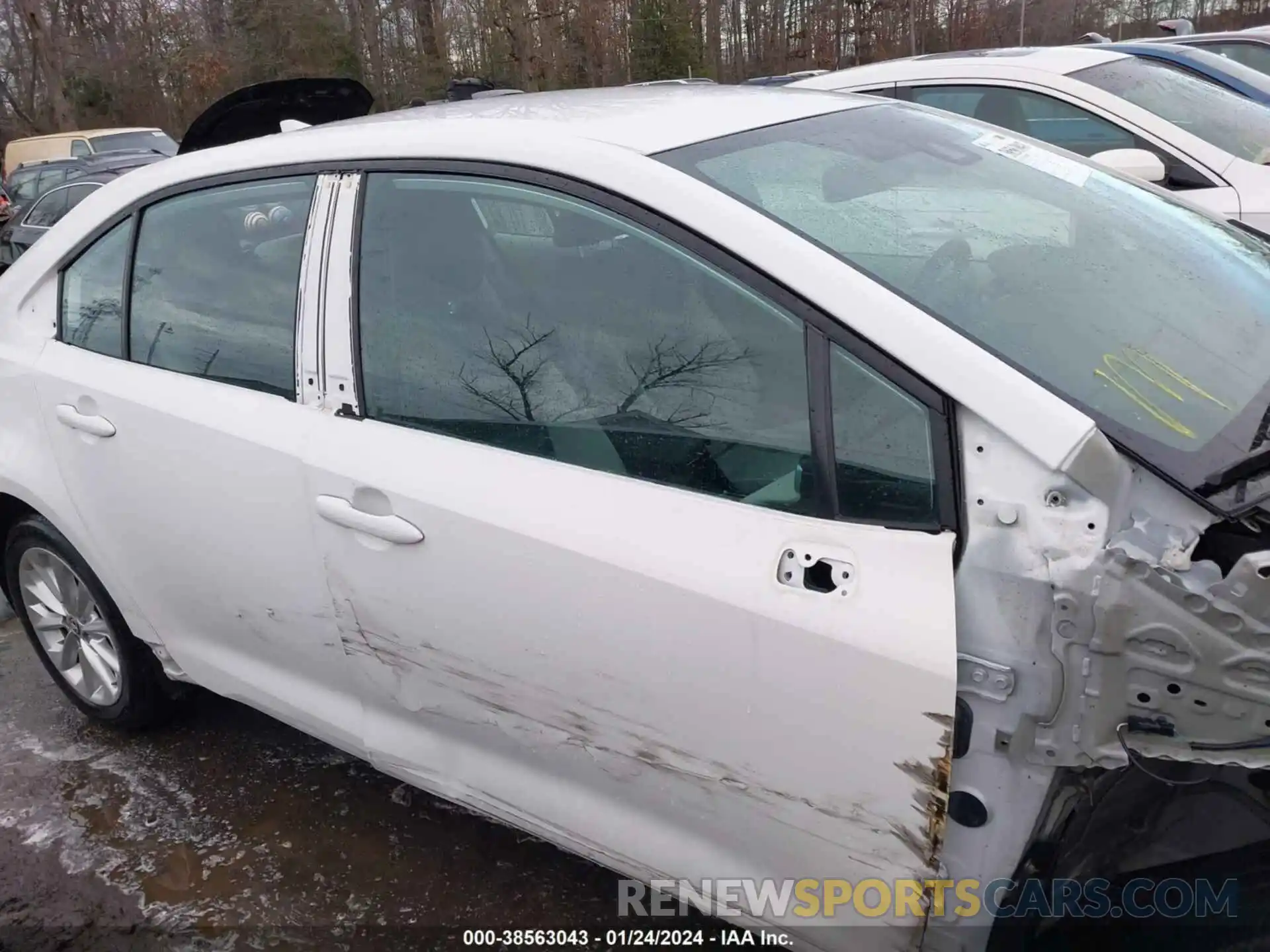 14 Photograph of a damaged car 5YFVPMAE4NP306439 TOYOTA COROLLA 2022